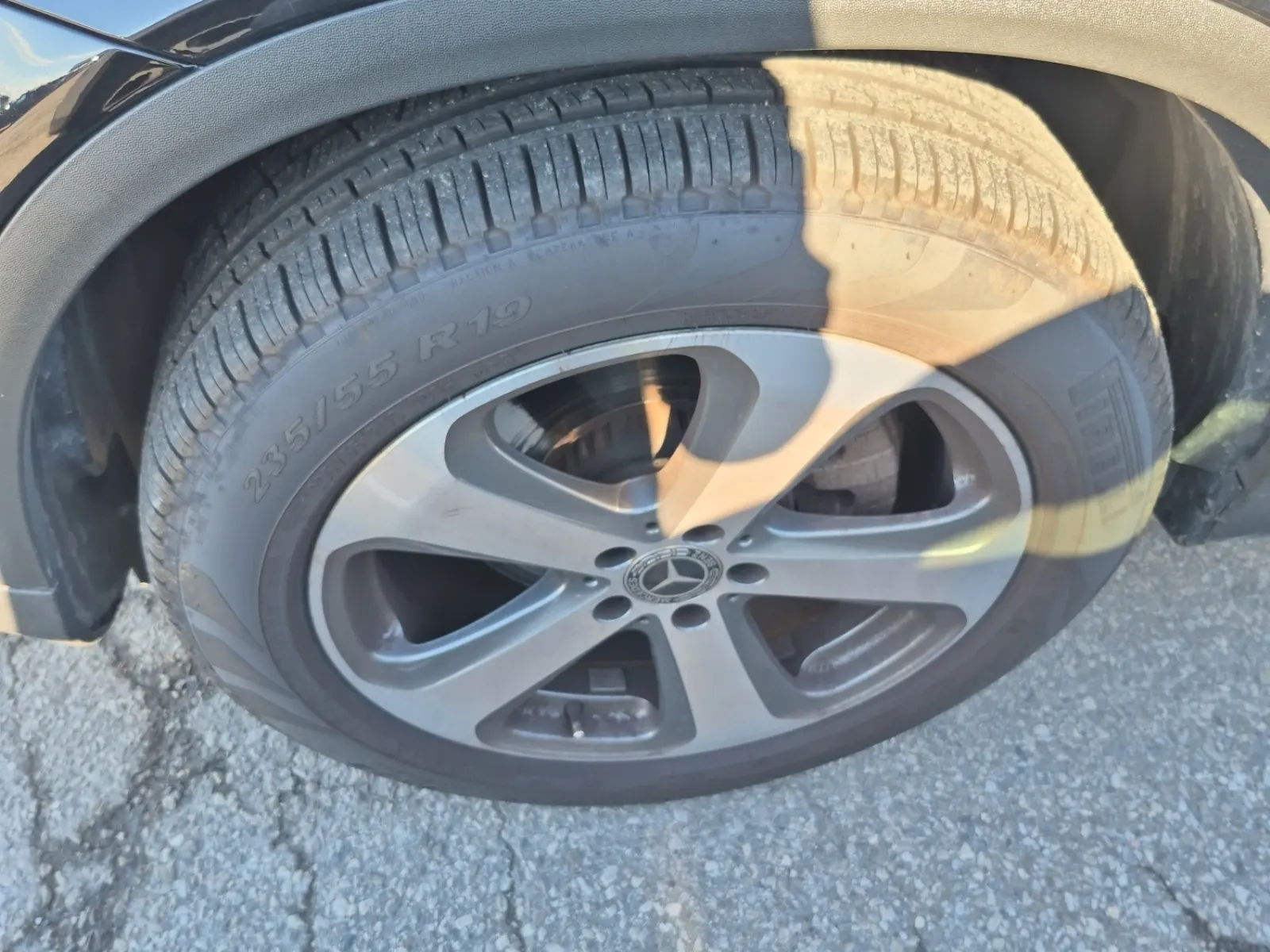 Front driver wheel/tire photo