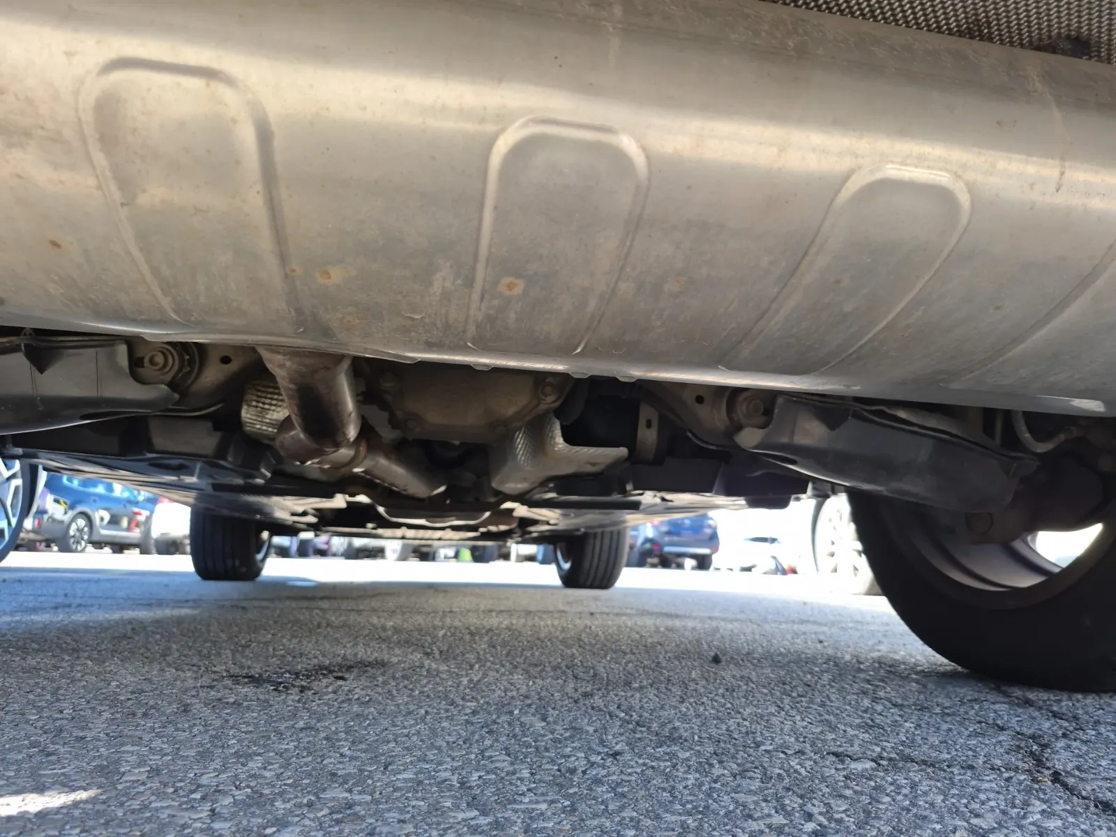 Undercarriage - Rear Photo