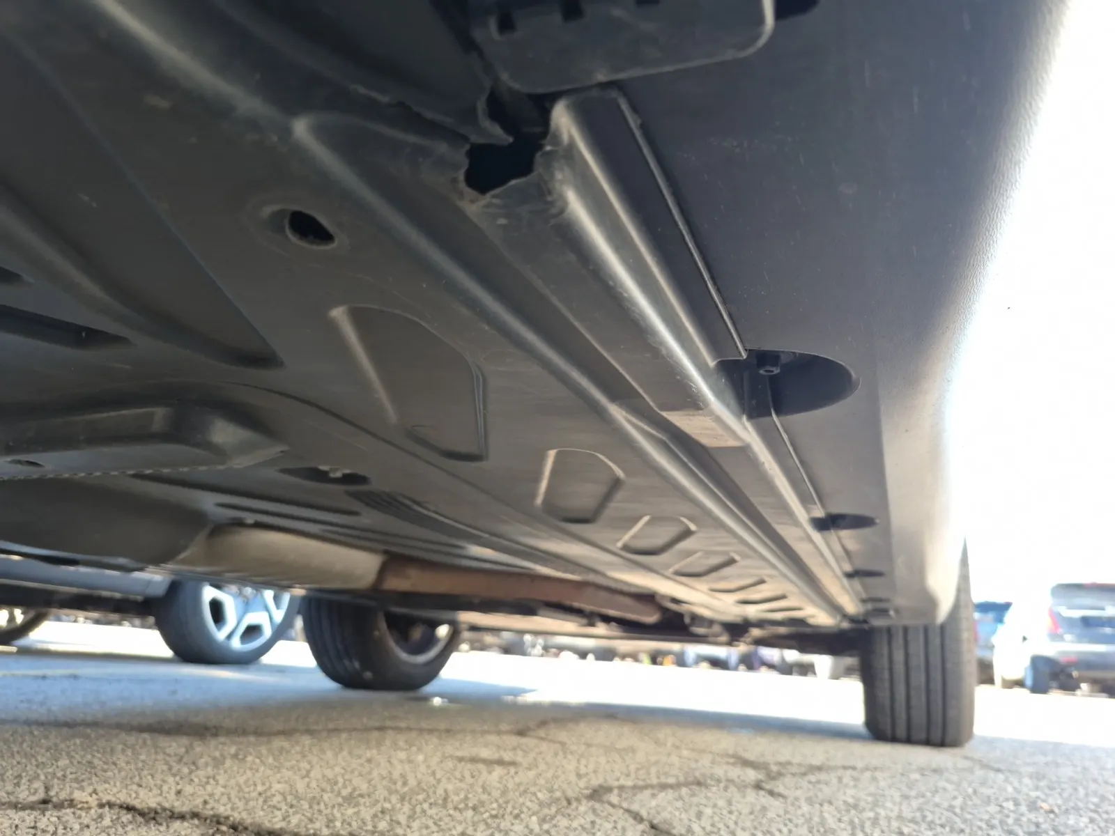 Undercarriage - Passenger Photo