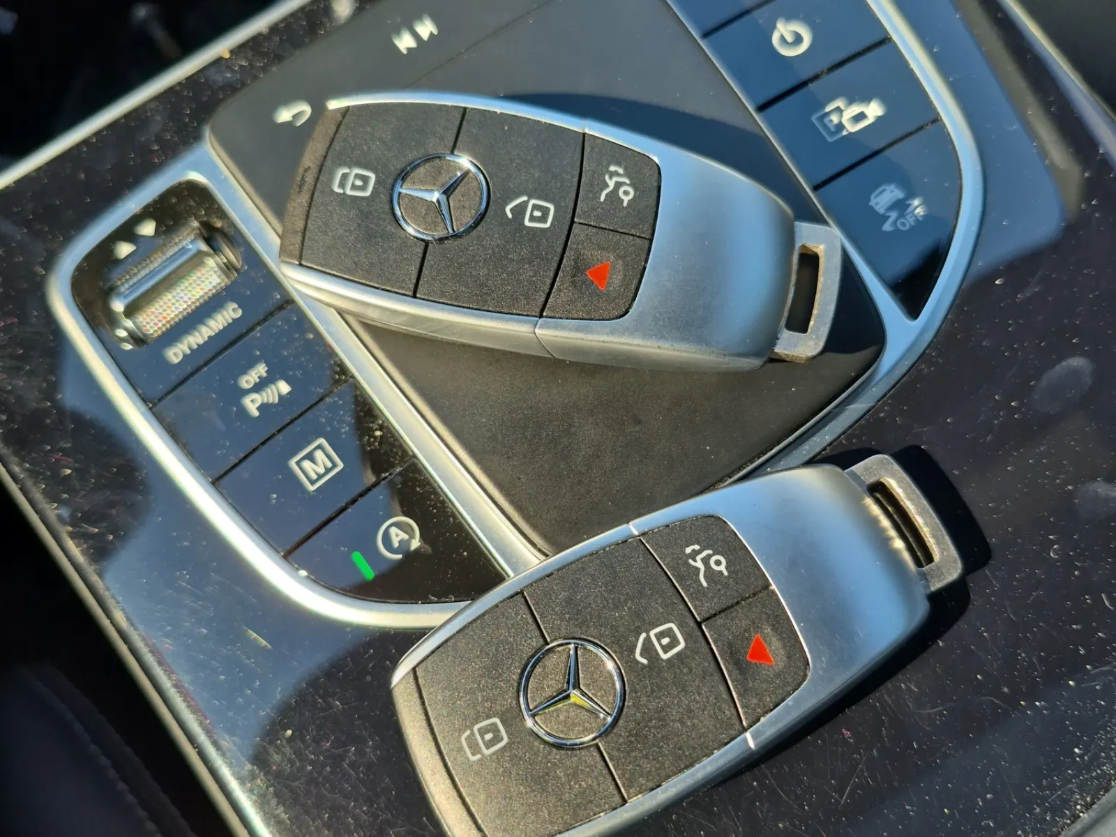 Keys/Fobs/Manual Photo