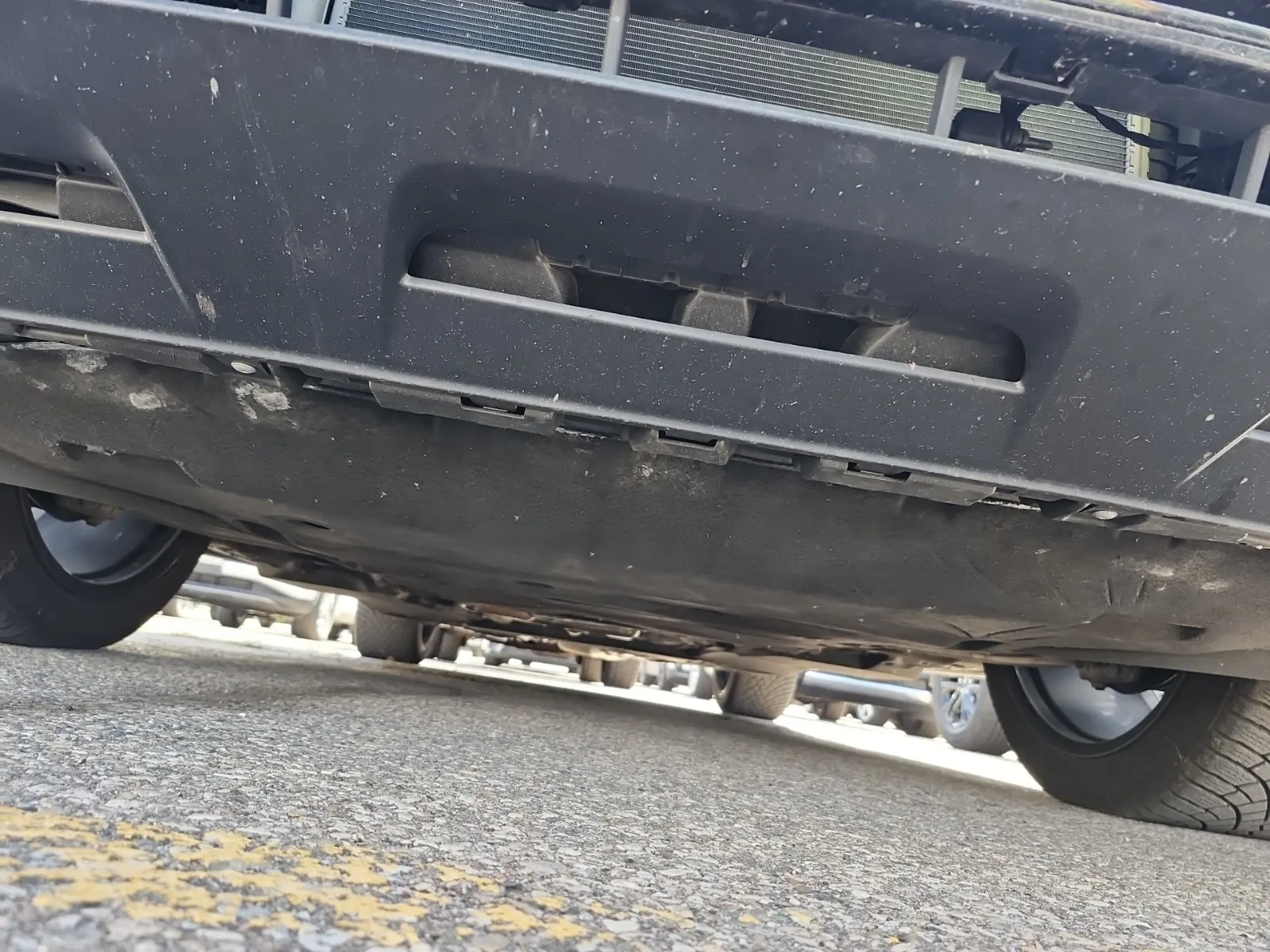 Undercarriage - Front Photo