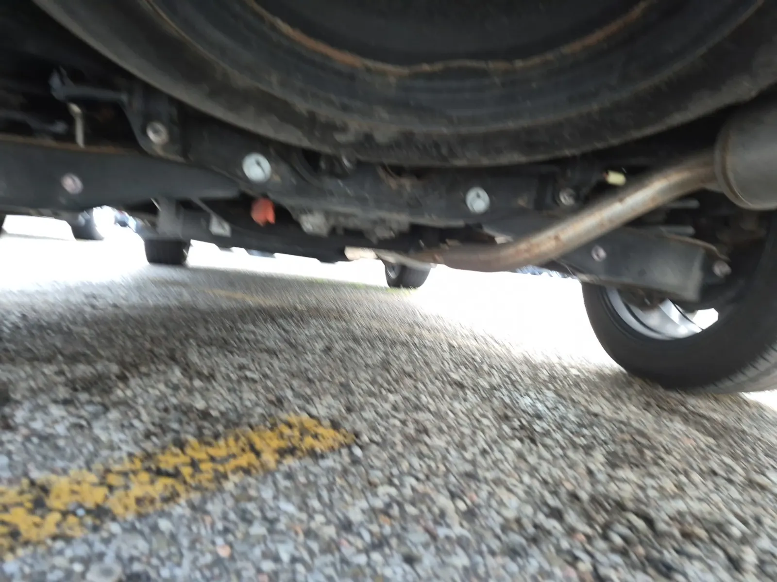 Undercarriage - Rear Photo