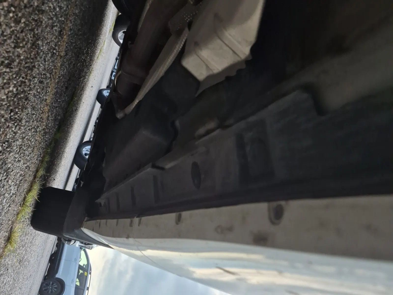 Undercarriage - Passenger Photo