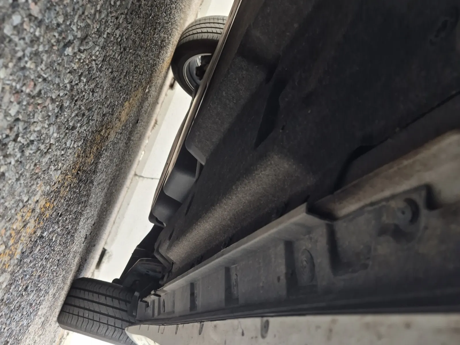 Undercarriage - Driver Photo