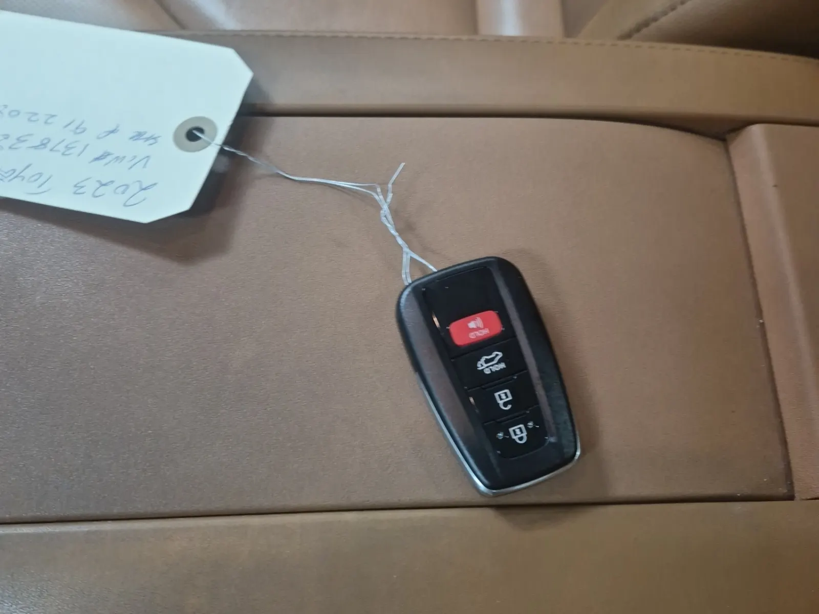 Keys/Fobs/Manual Photo