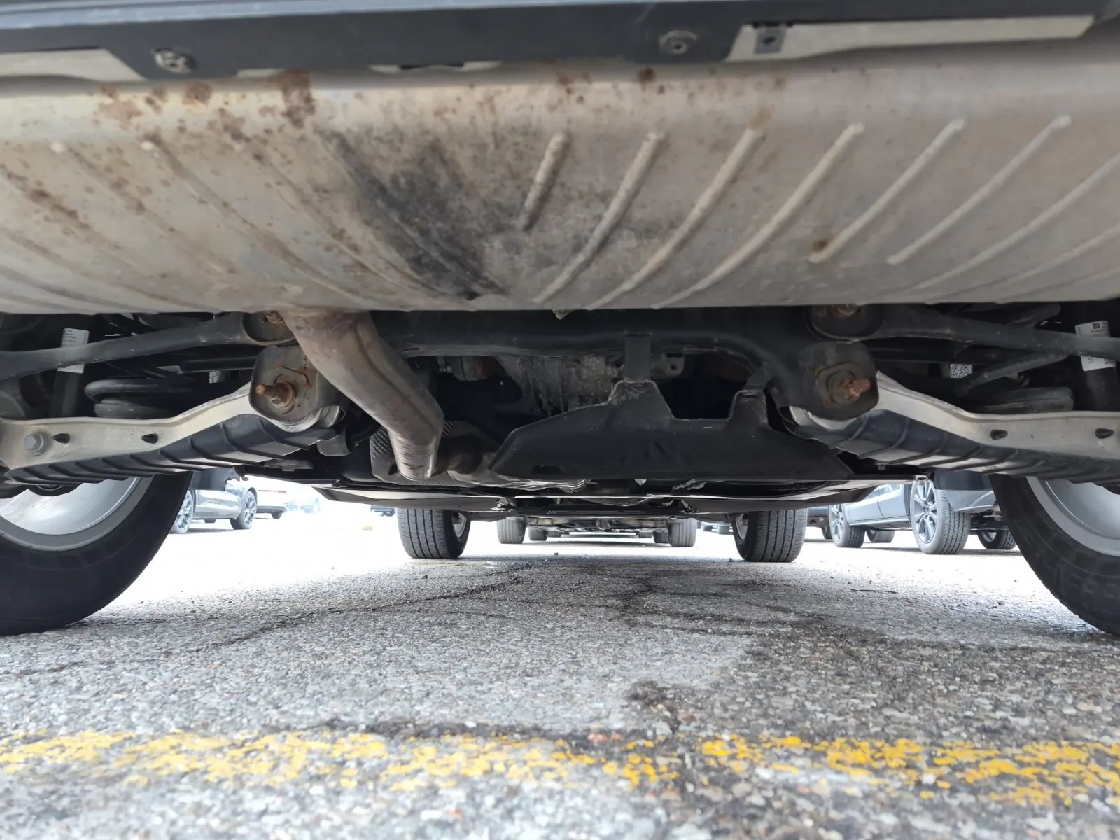 Undercarriage - Rear Photo