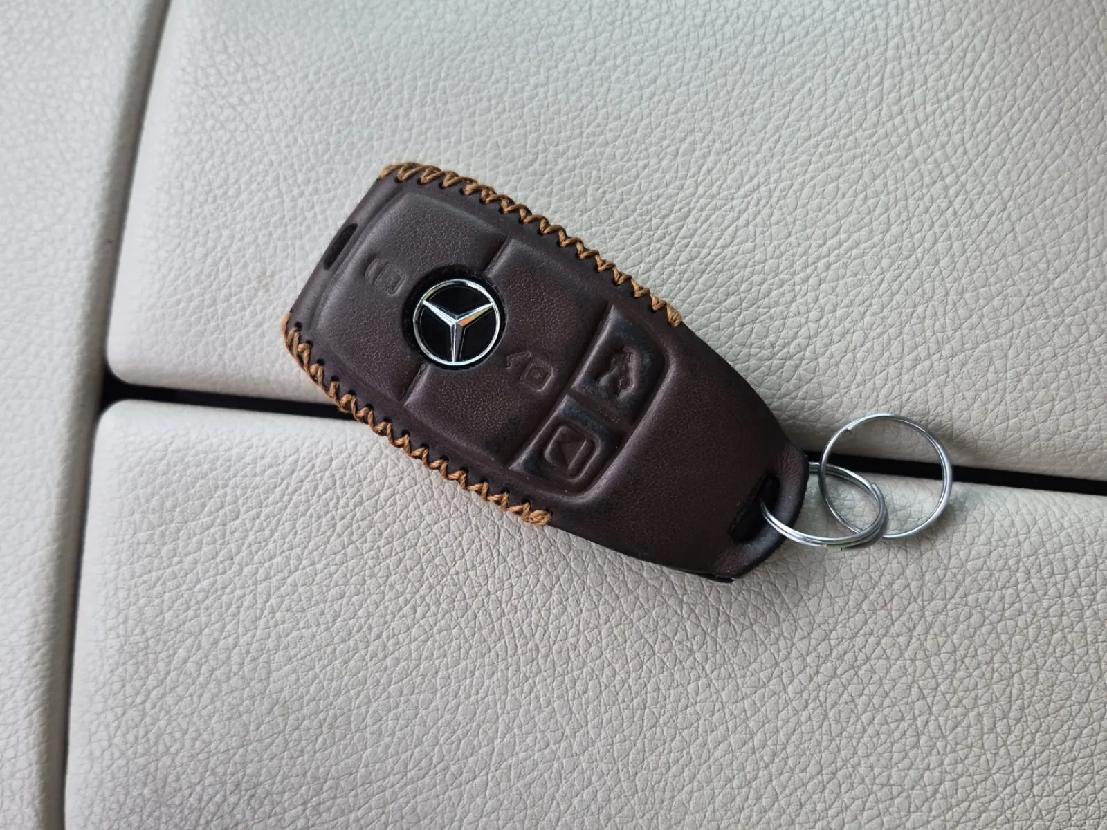 Keys/Fobs/Manual Photo