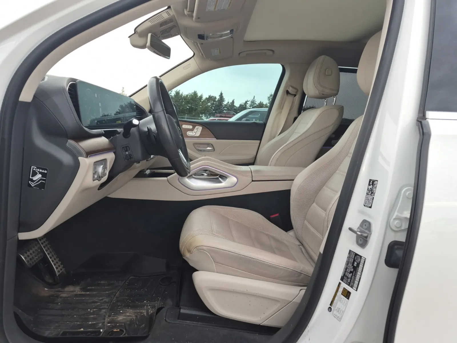 Front Interior Photo