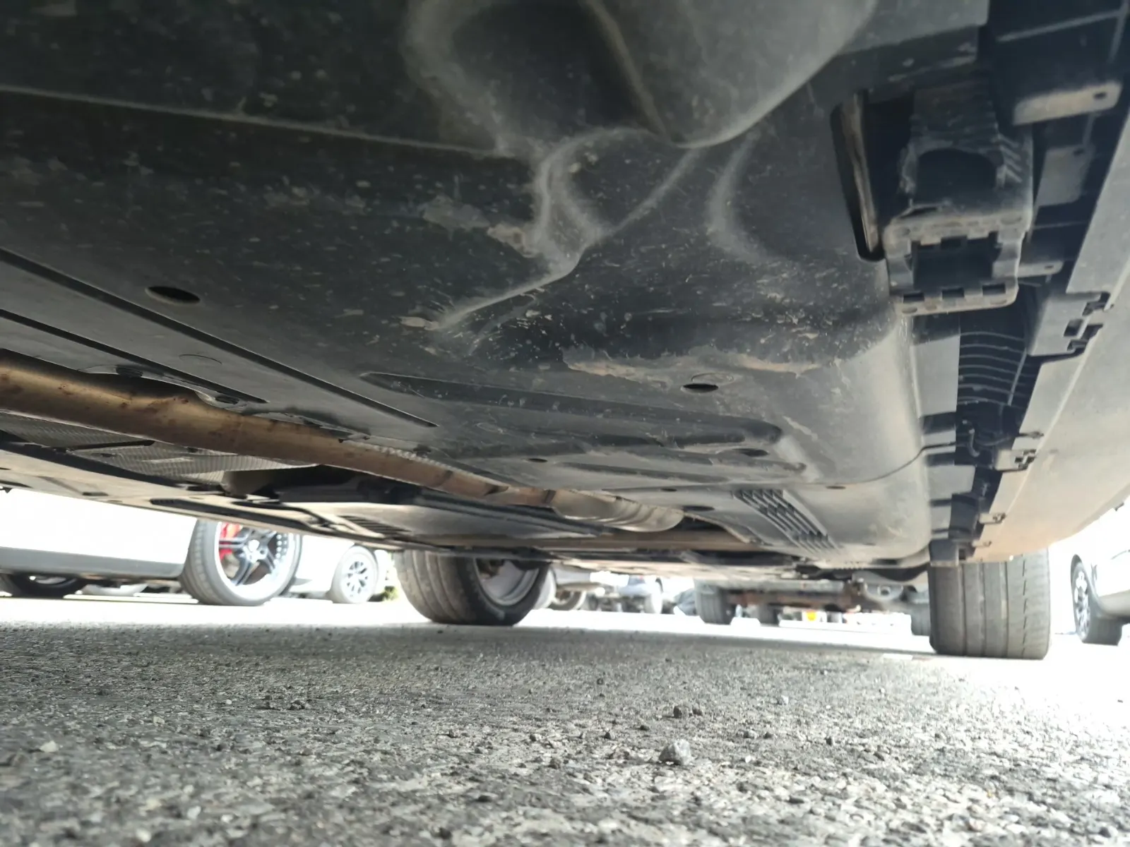 Undercarriage - Passenger Photo