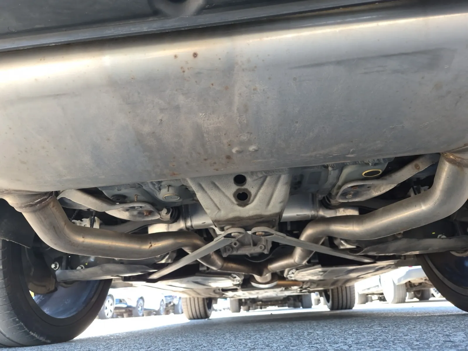 Undercarriage - Rear Photo