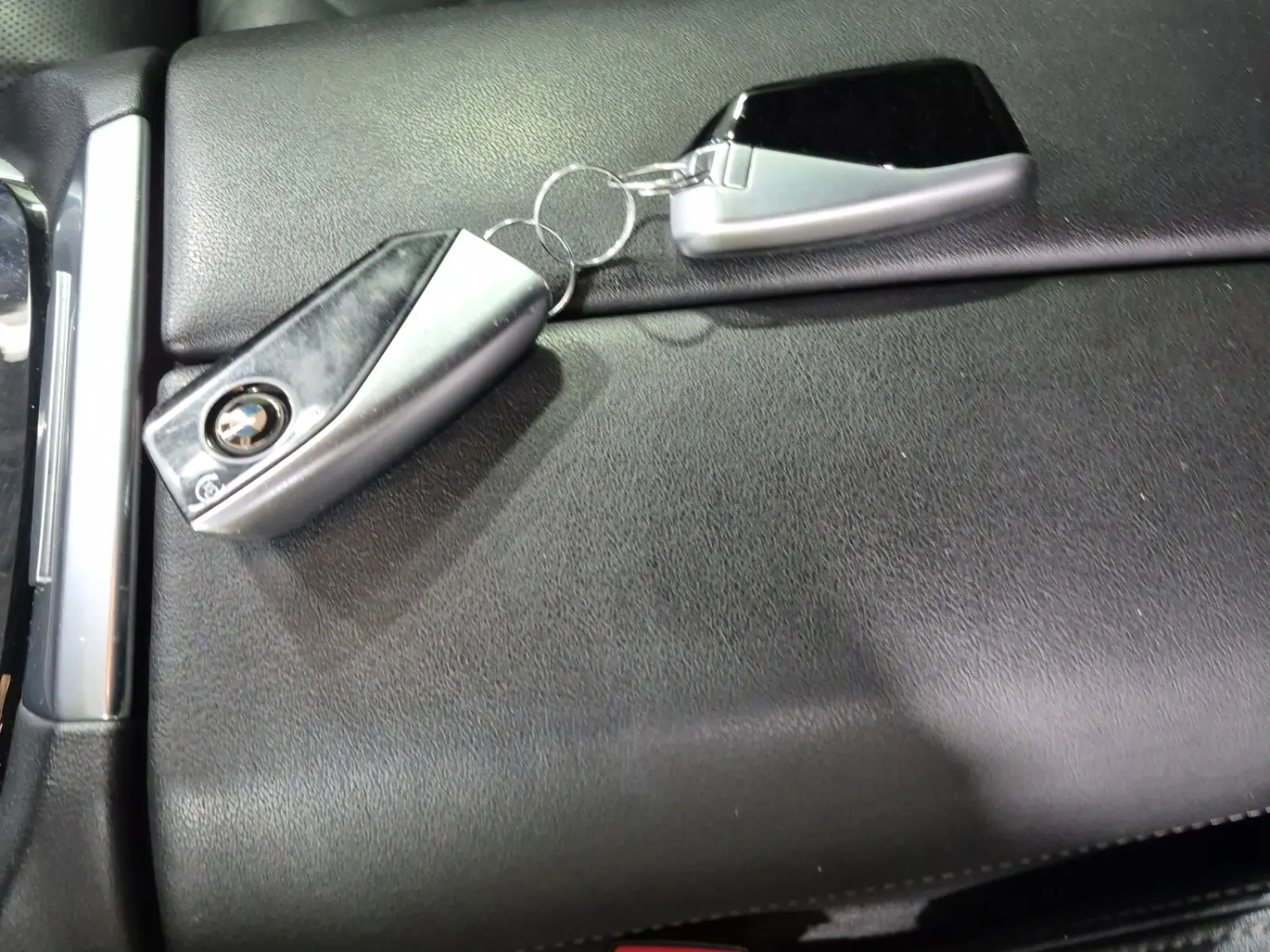 Keys/Fobs/Manual Photo
