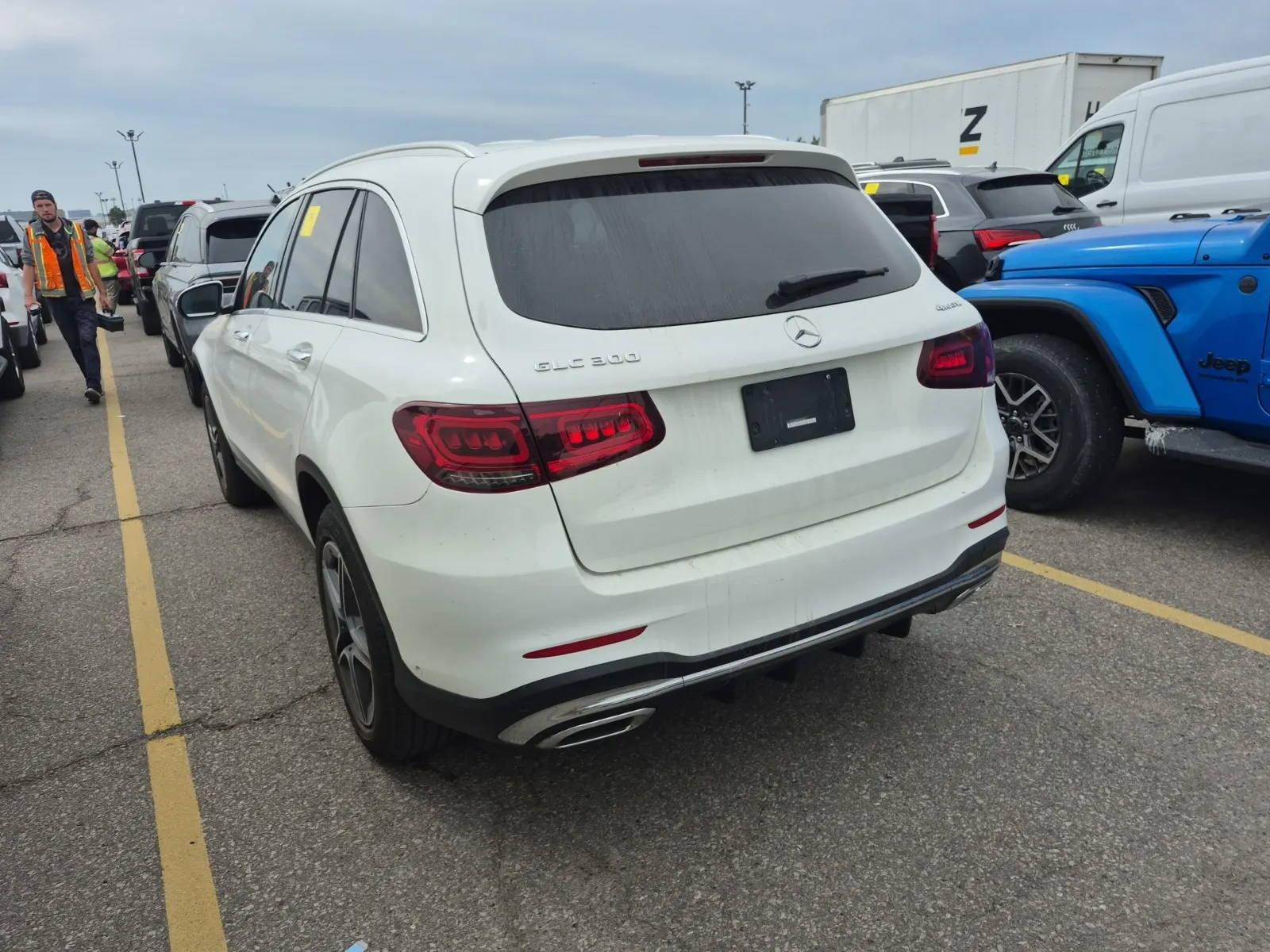 Driver Rear 3/4 Photo