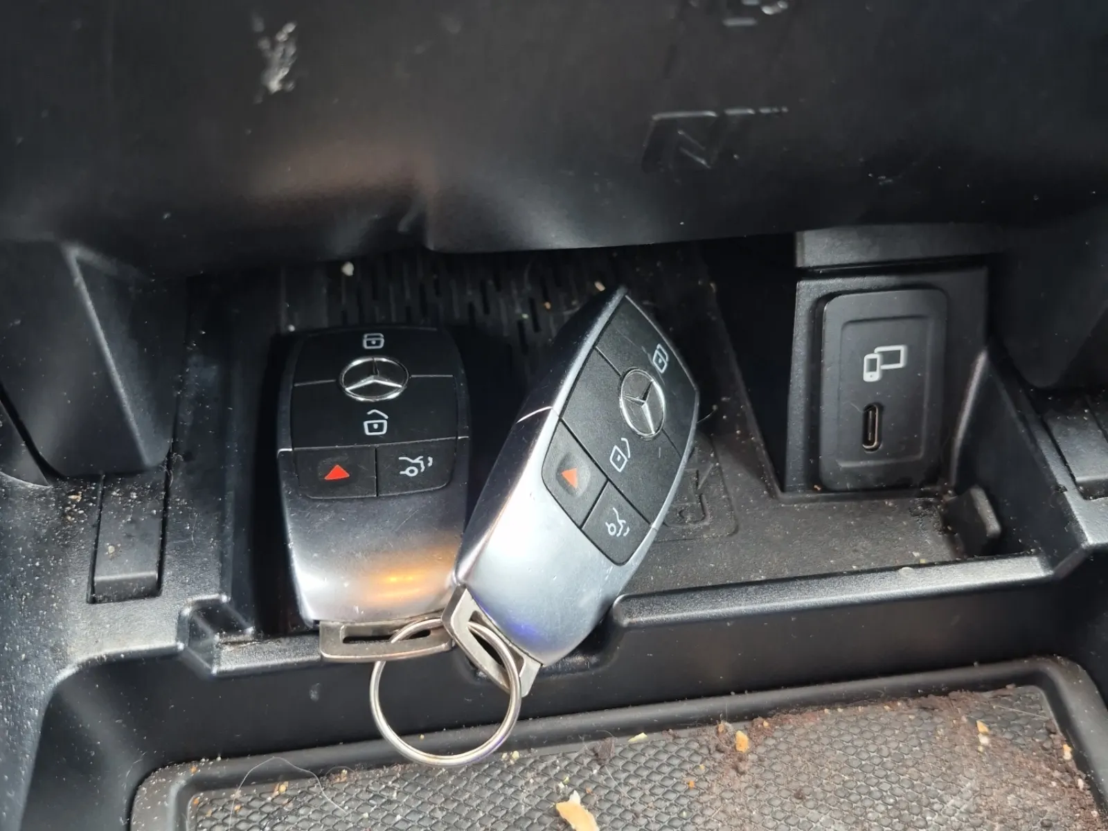 Keys/Fobs/Manual Photo