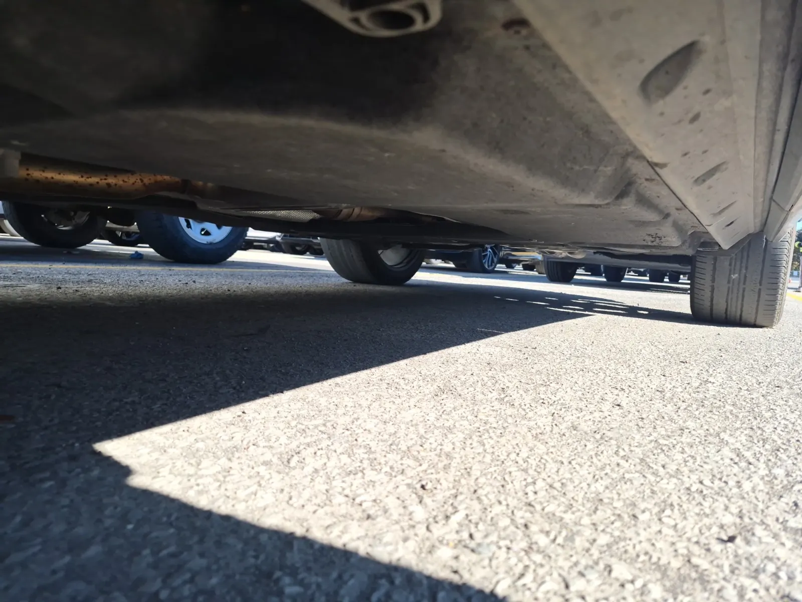 Undercarriage - Driver Photo