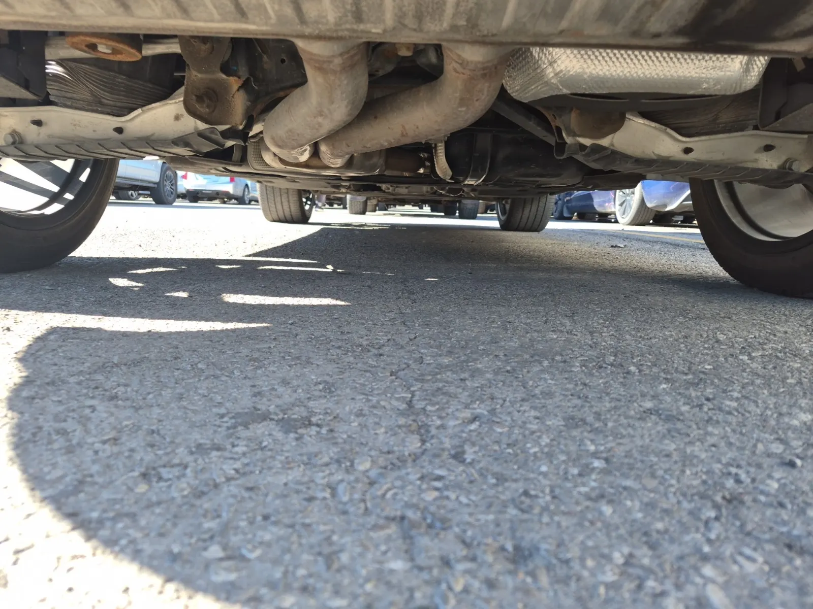 Undercarriage - Rear Photo