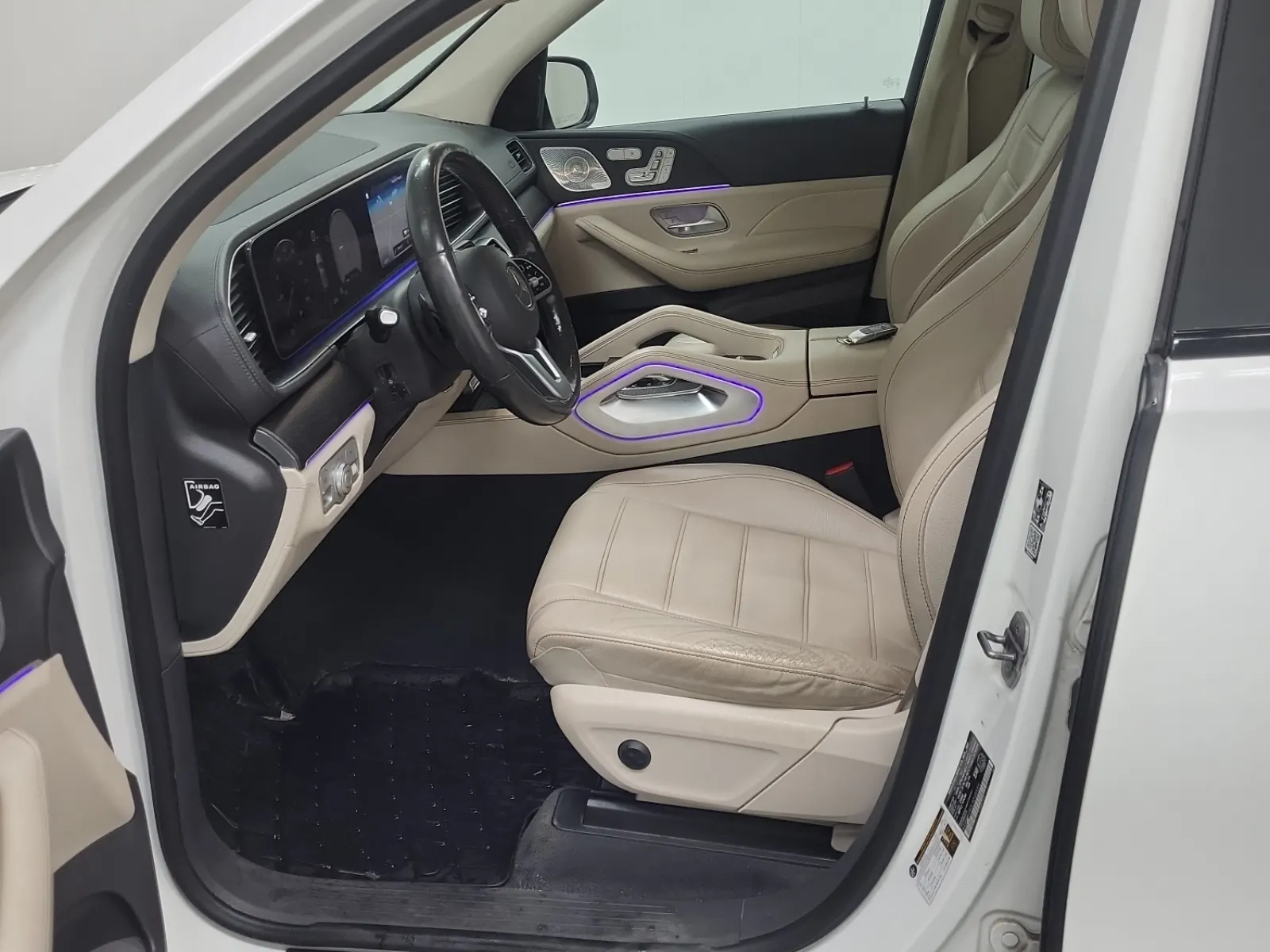 Front Interior Photo