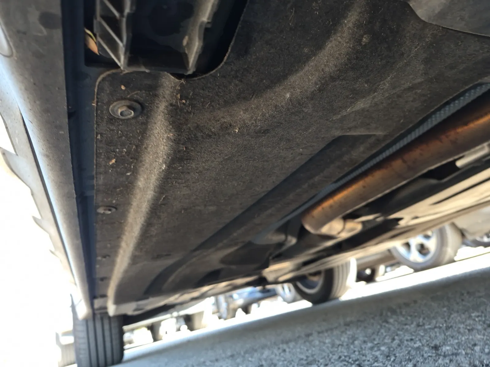 Undercarriage - Passenger Photo