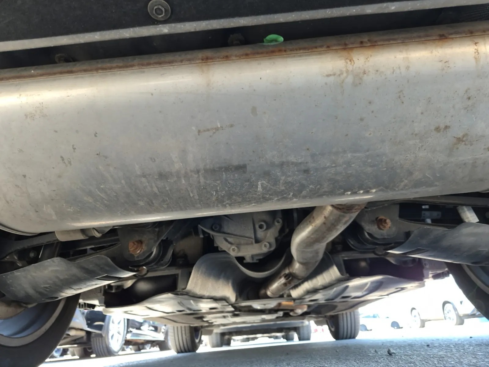 Undercarriage - Rear Photo