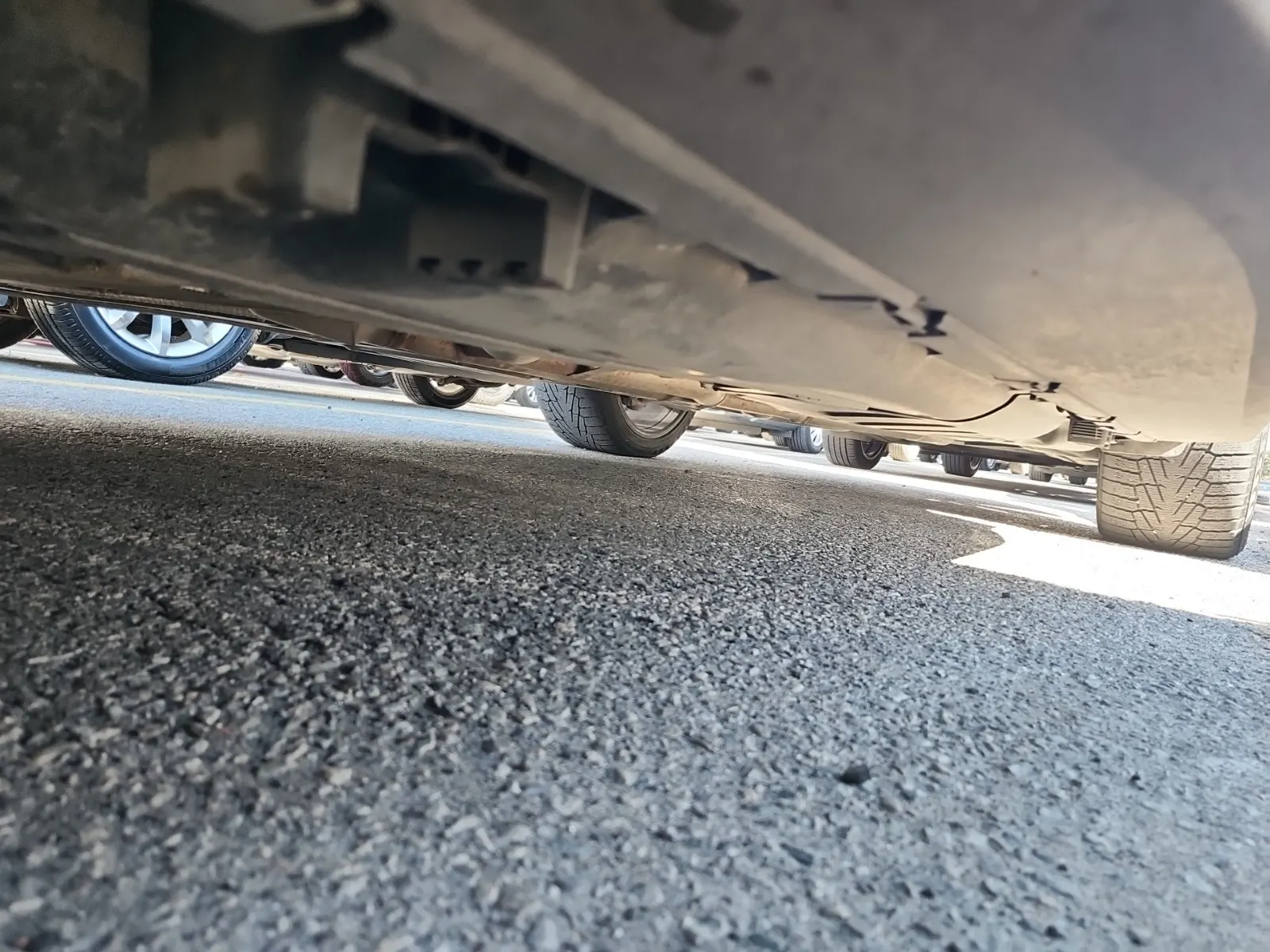 Undercarriage - Driver Photo