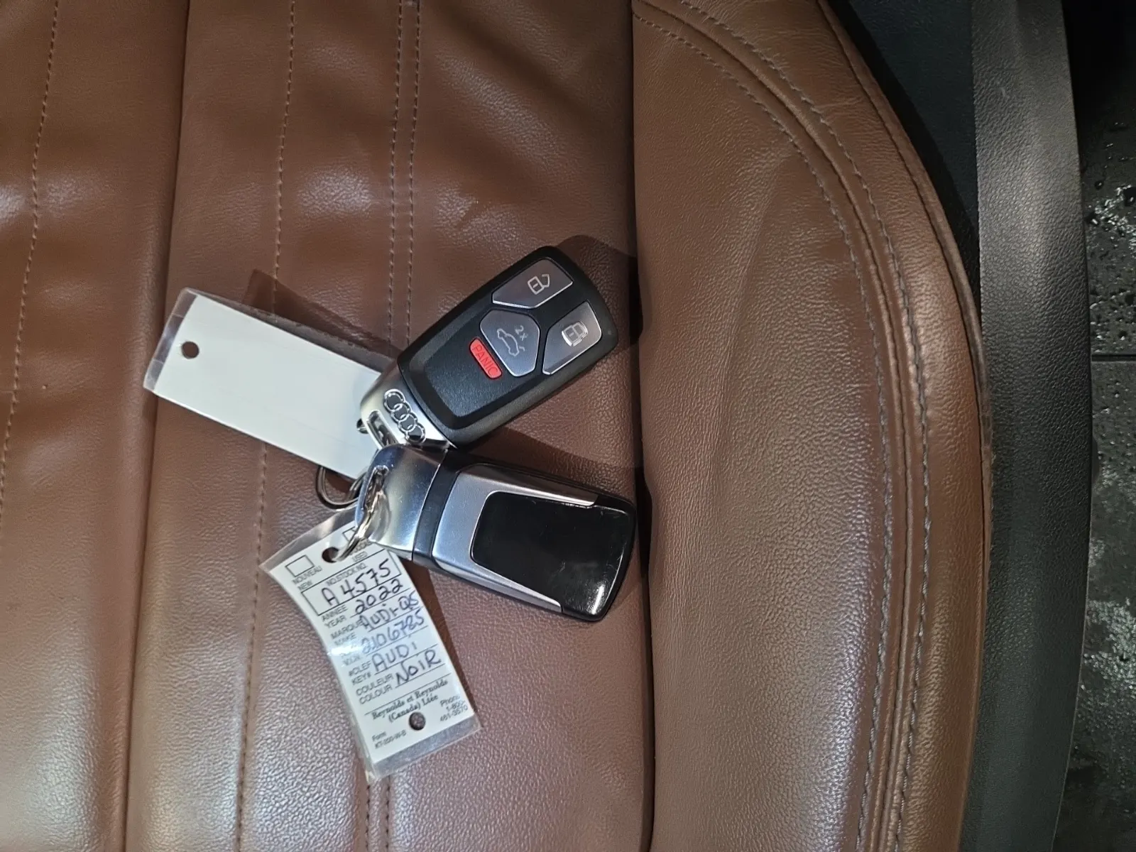 Keys/Fobs/Manual Photo
