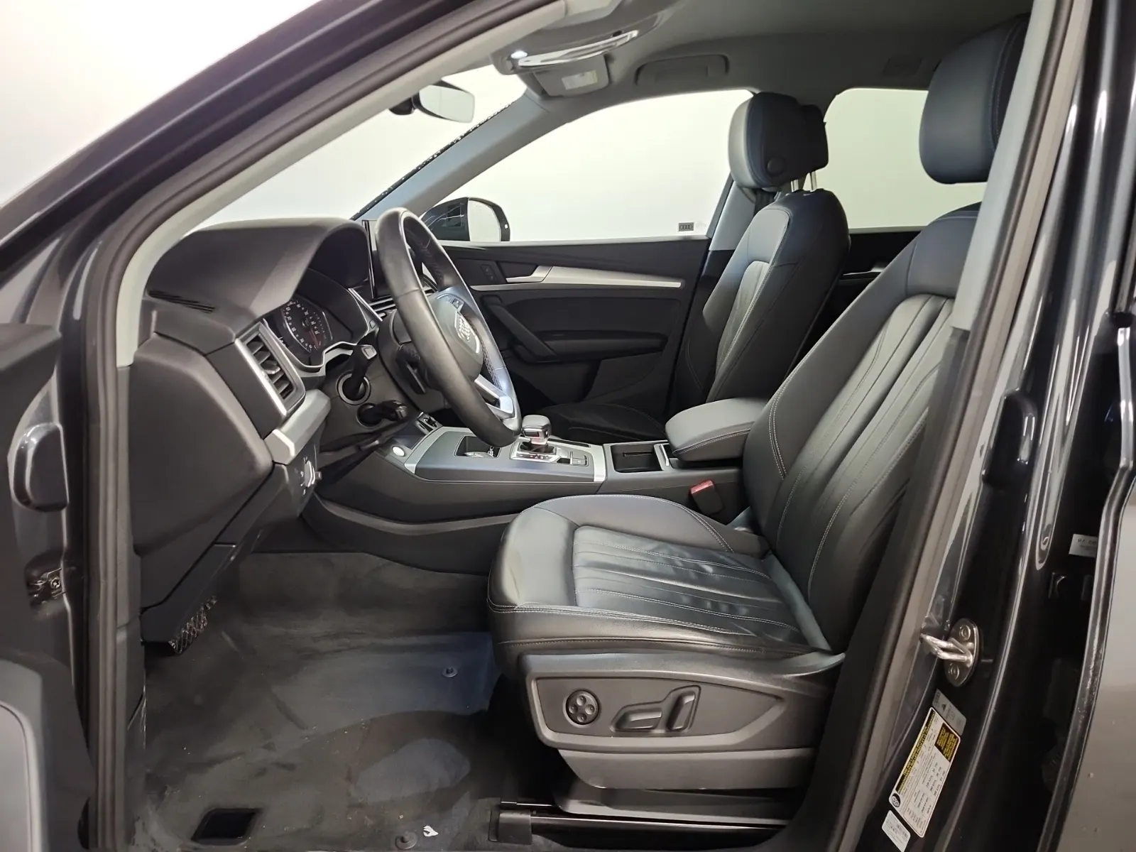 Front Interior Photo