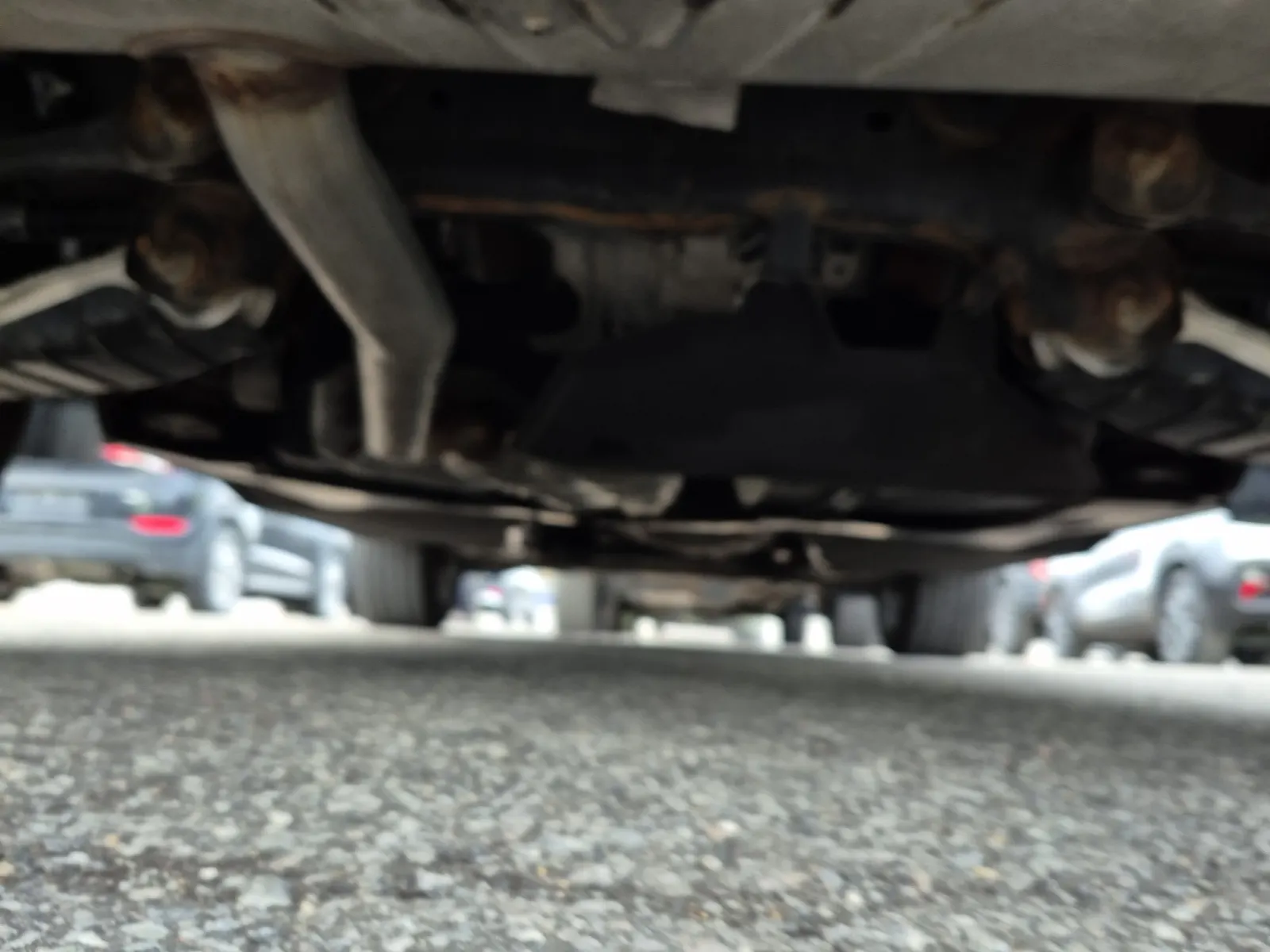 Undercarriage - Rear Photo
