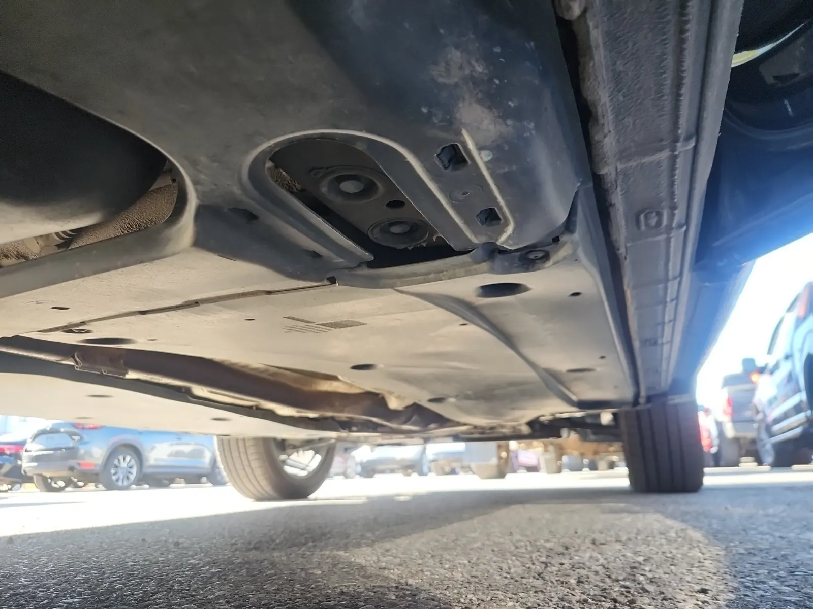 Undercarriage - Passenger Photo