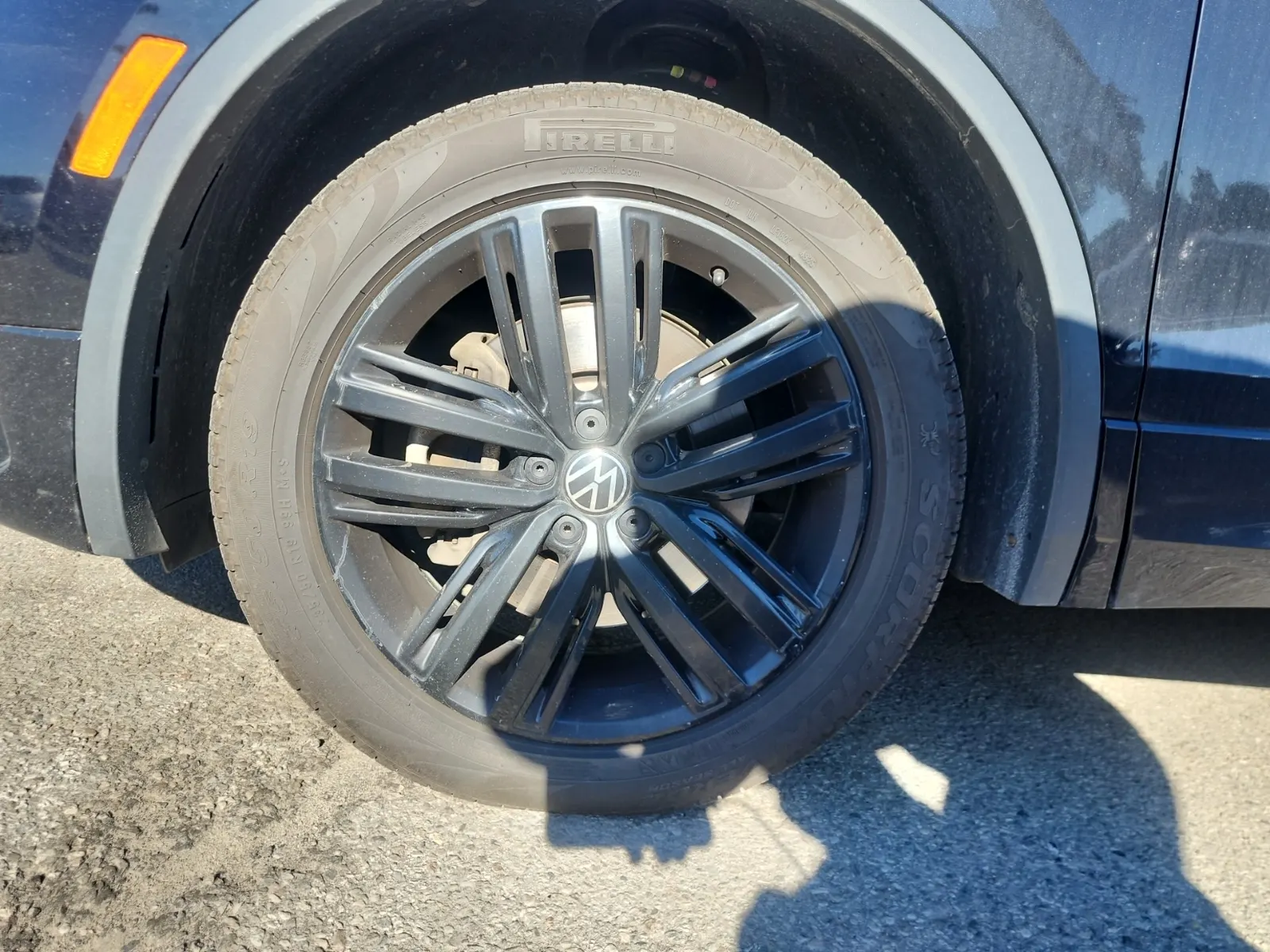 Front driver wheel/tire photo
