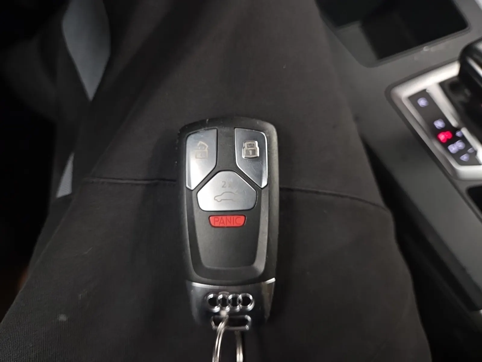 Keys/Fobs/Manual Photo
