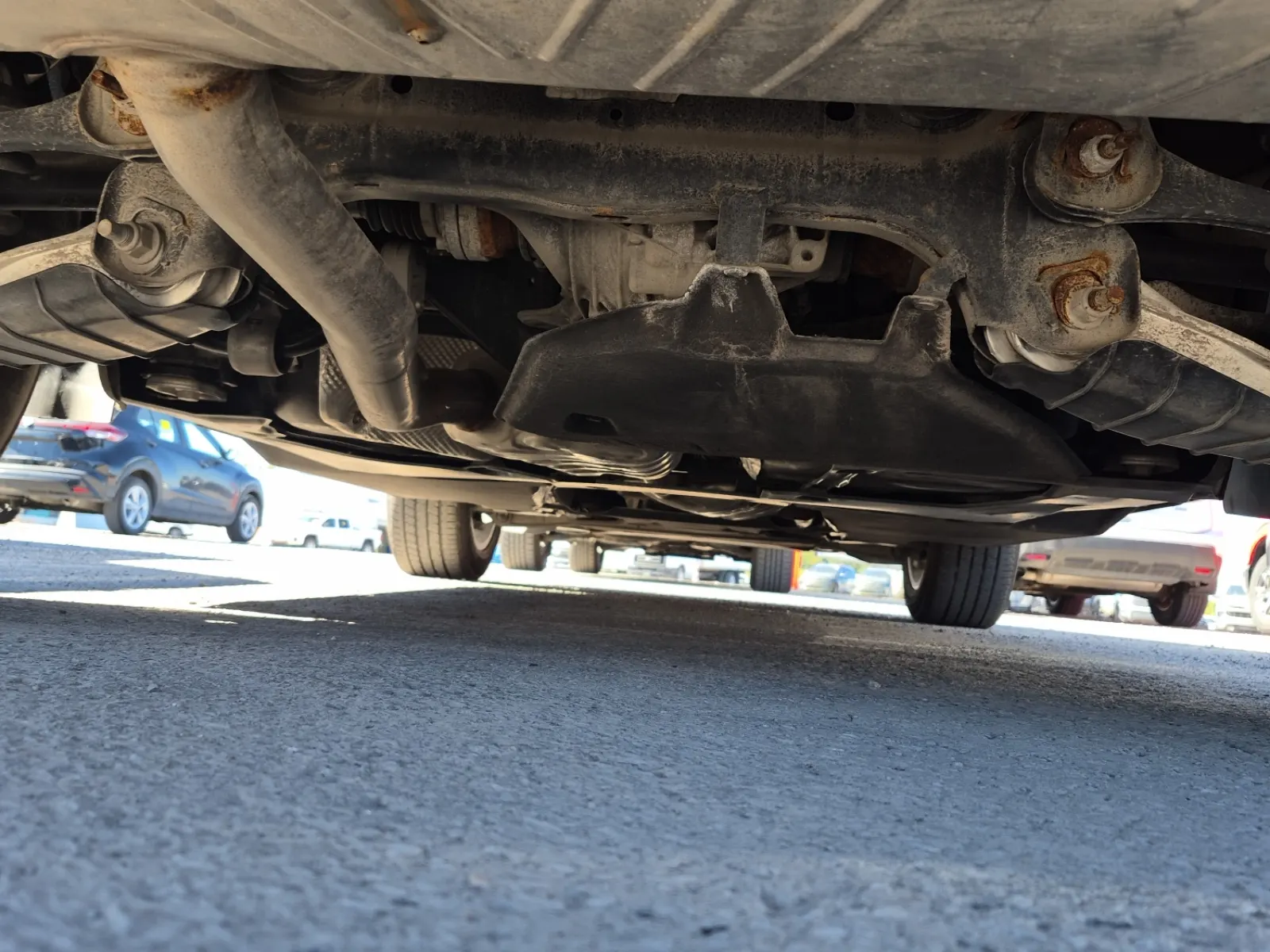 Undercarriage - Rear Photo