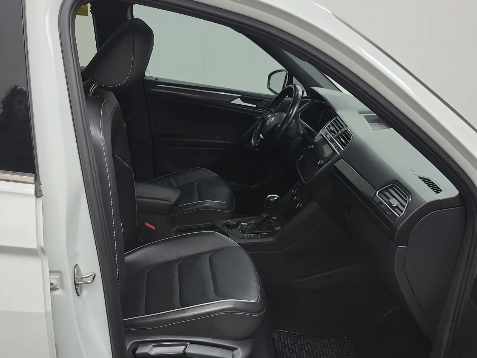 Right Side Interior Photo