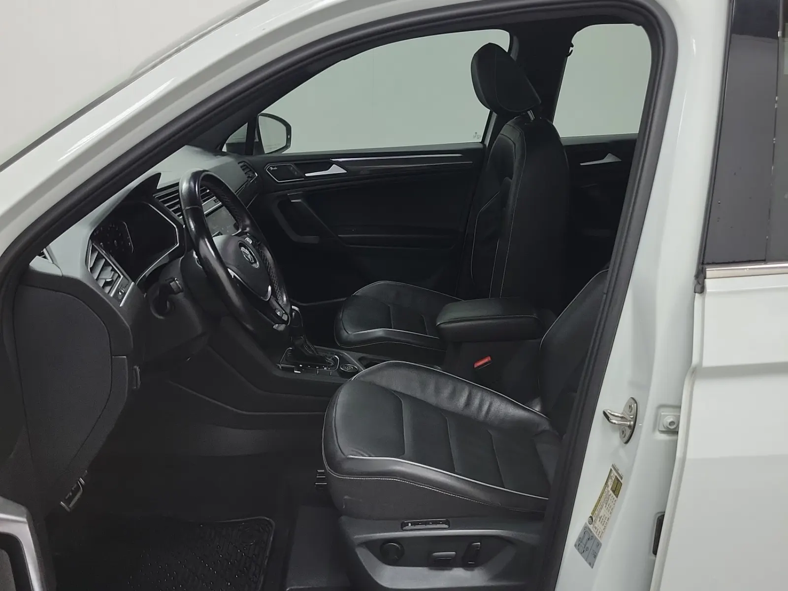 Front Interior Photo