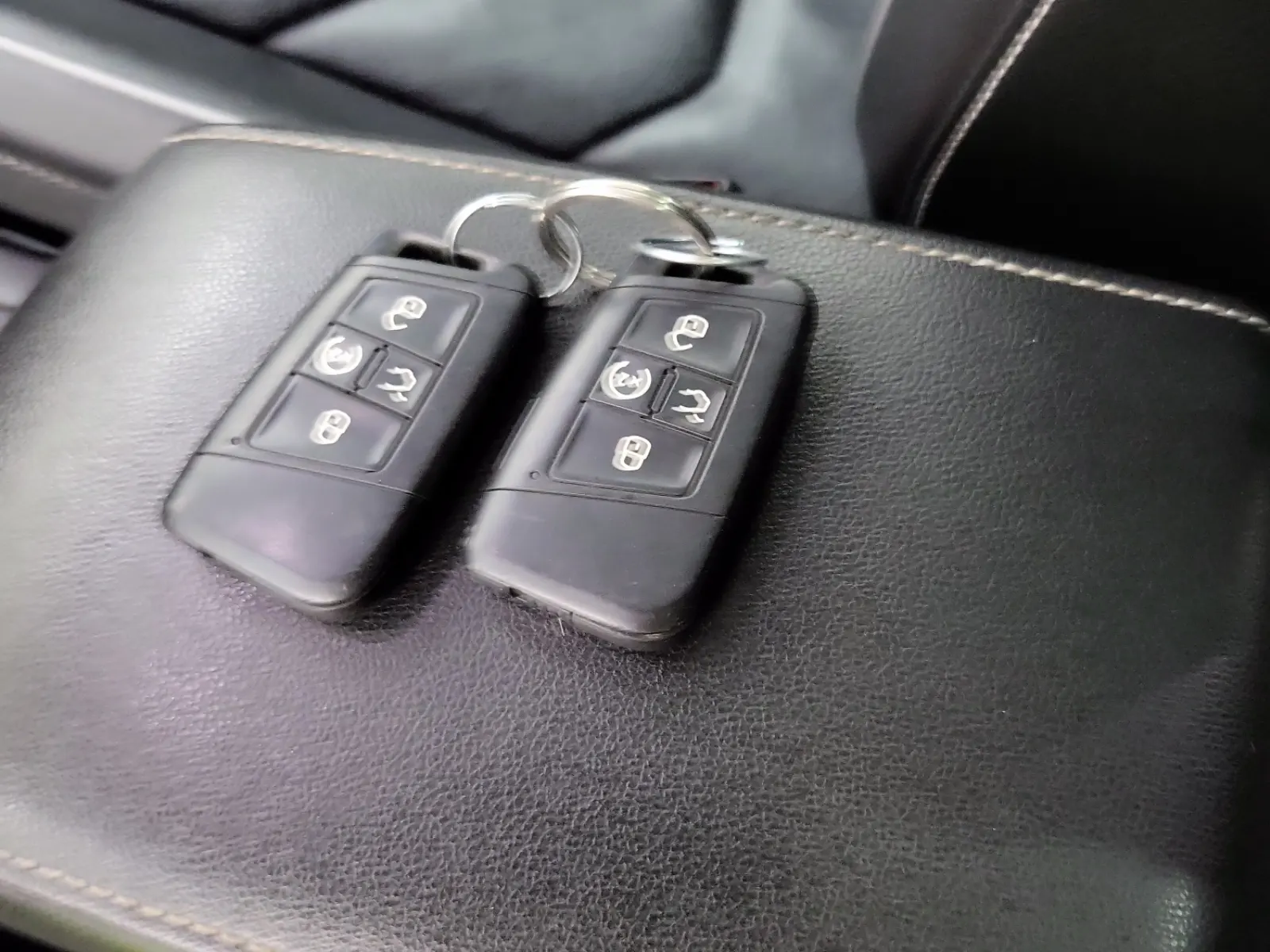 Keys/Fobs/Manual Photo