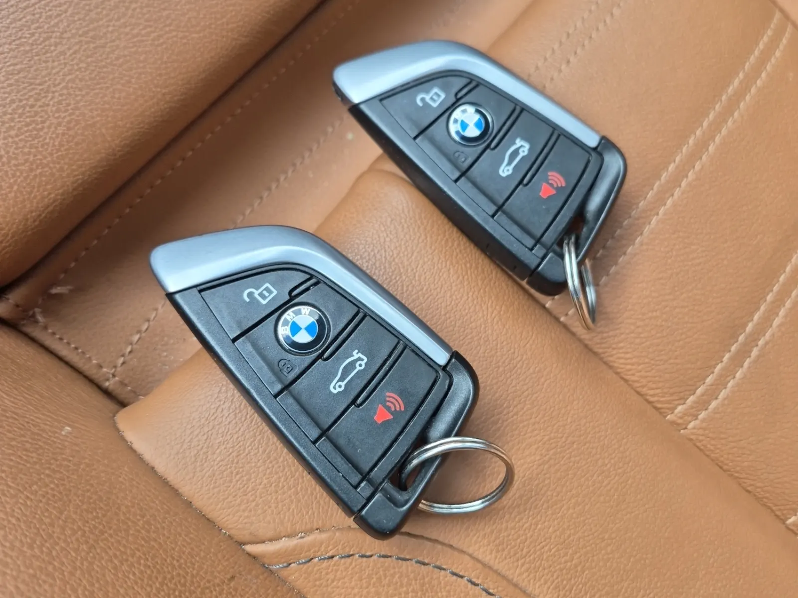 Keys/Fobs/Manual Photo