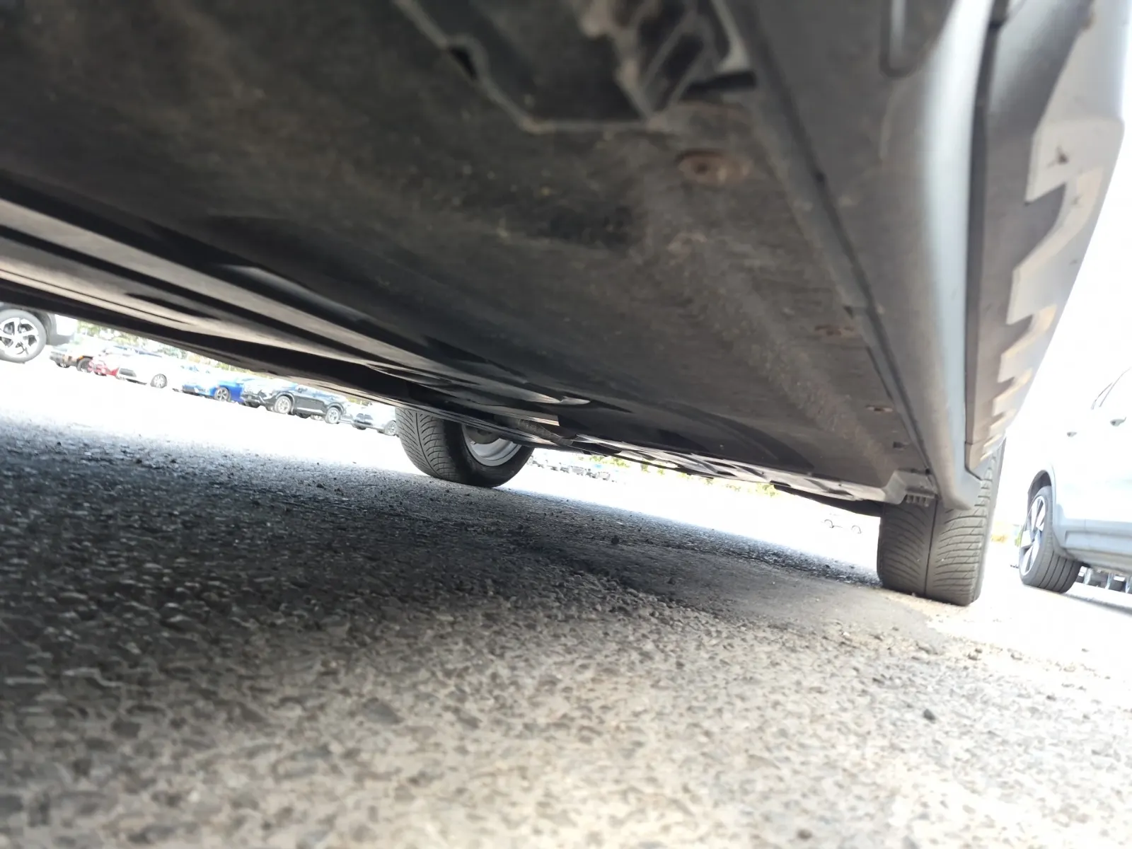 Undercarriage - Driver Photo