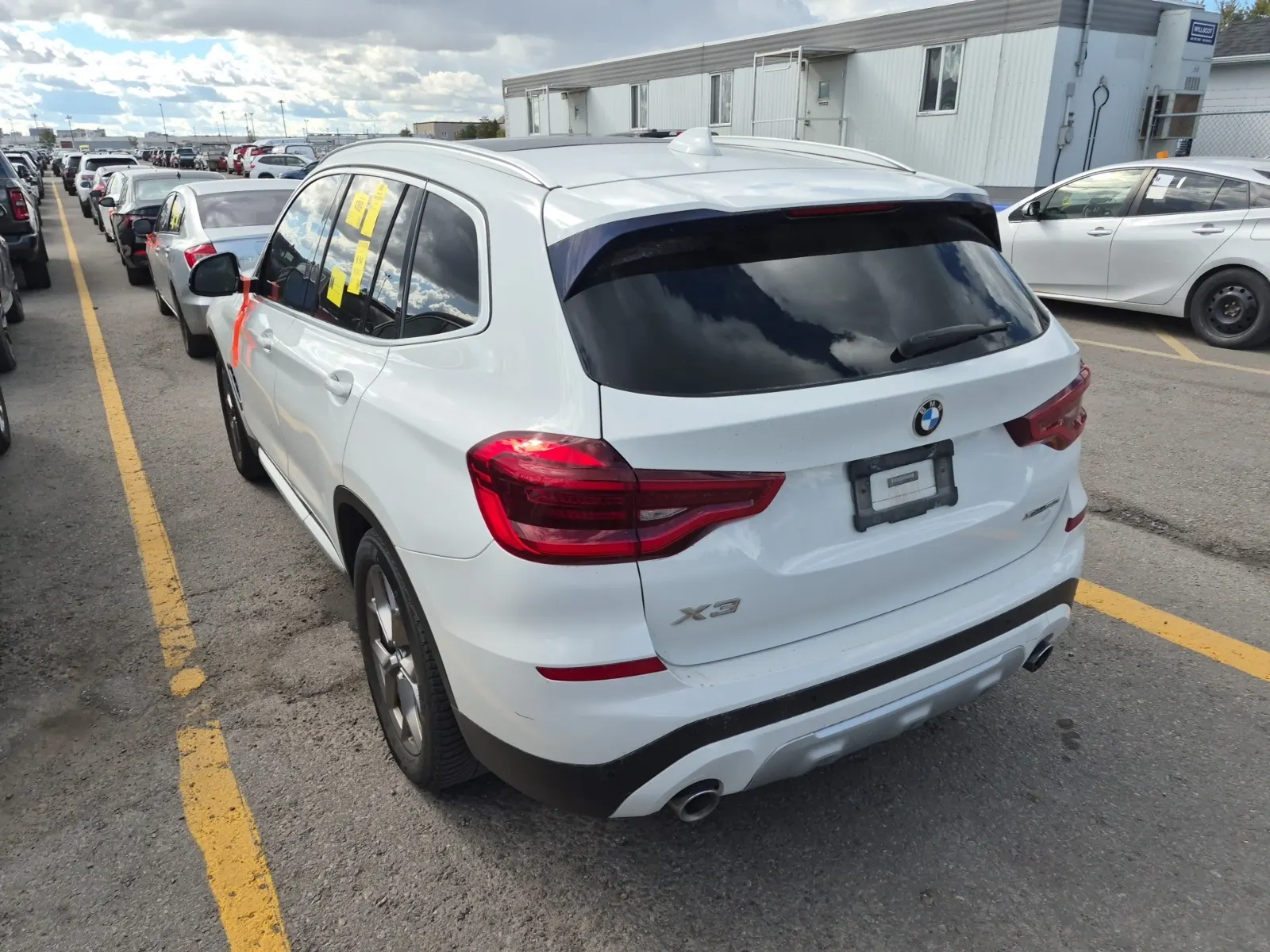 Driver Rear 3/4 Photo