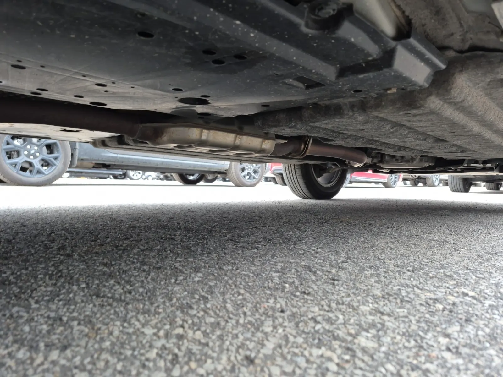 Undercarriage - Passenger Photo
