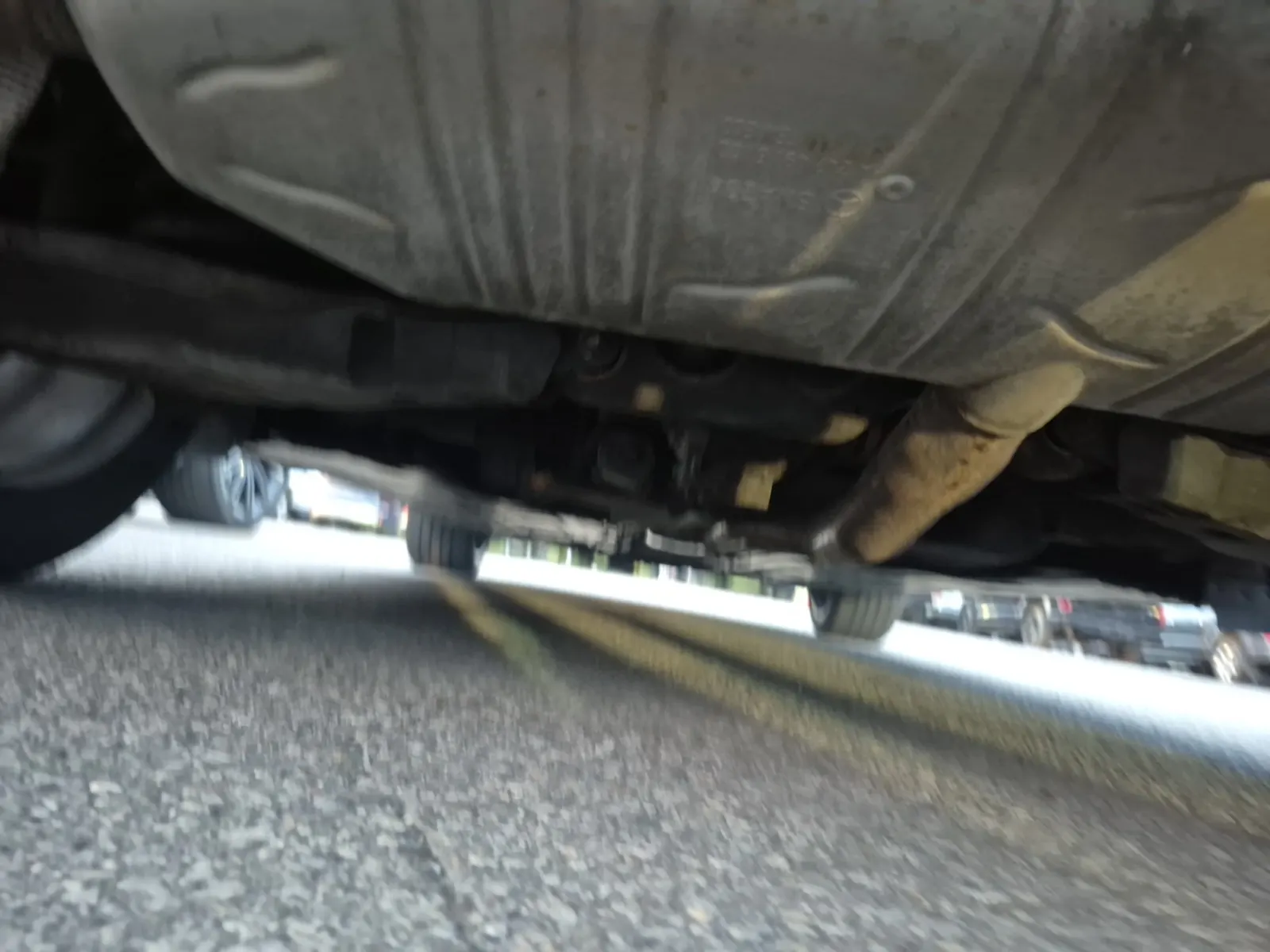 Undercarriage - Rear Photo
