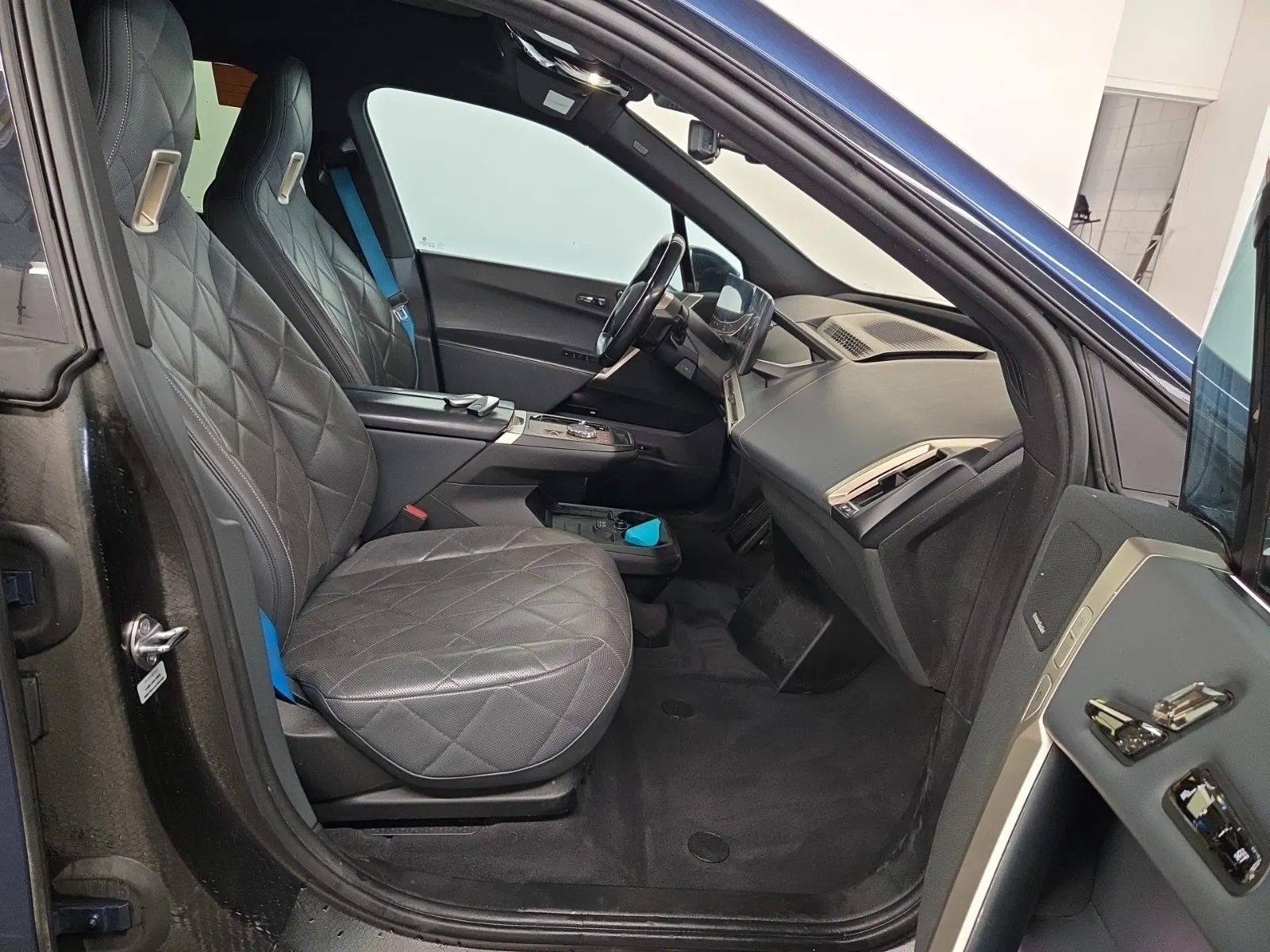 Right Side Interior Photo