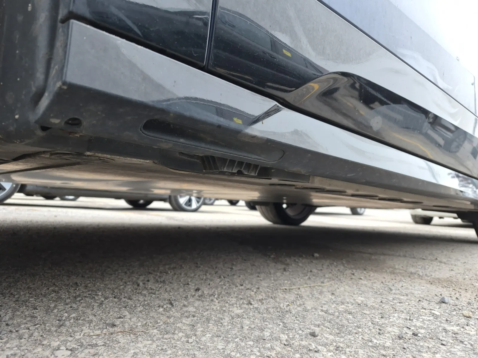 Undercarriage - Driver Photo