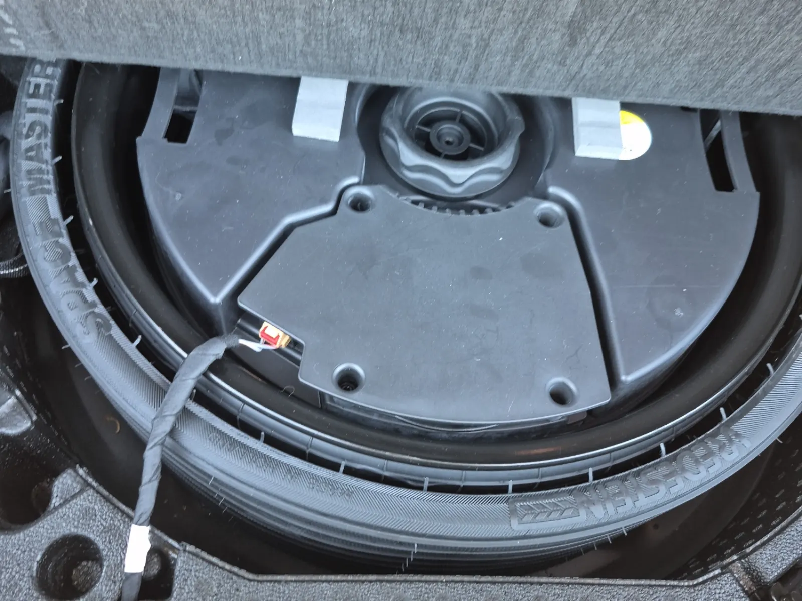 Spare Tire & Wheel Photo