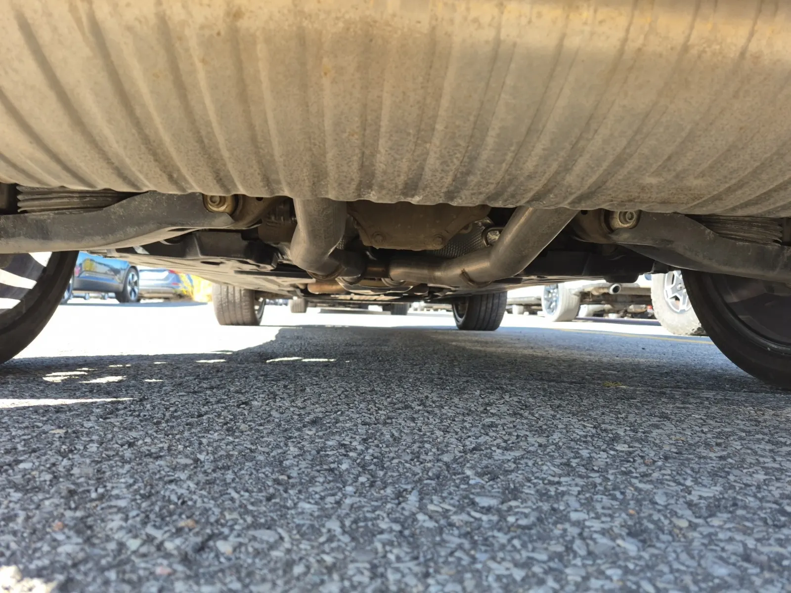 Undercarriage - Rear Photo