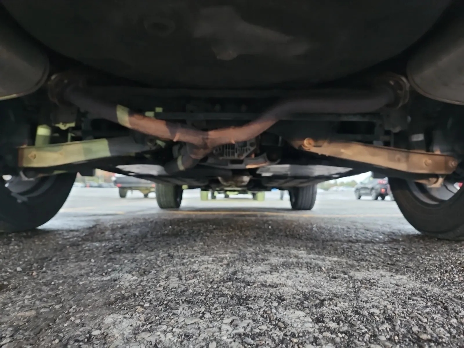 Undercarriage - Rear Photo