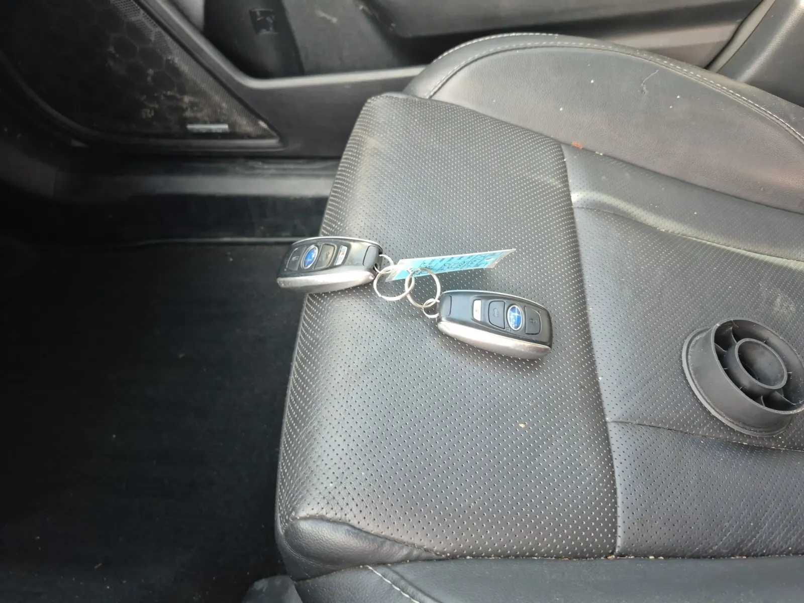 Keys/Fobs/Manual Photo