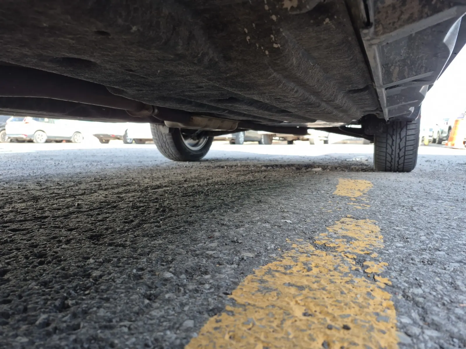 Undercarriage - Driver Photo