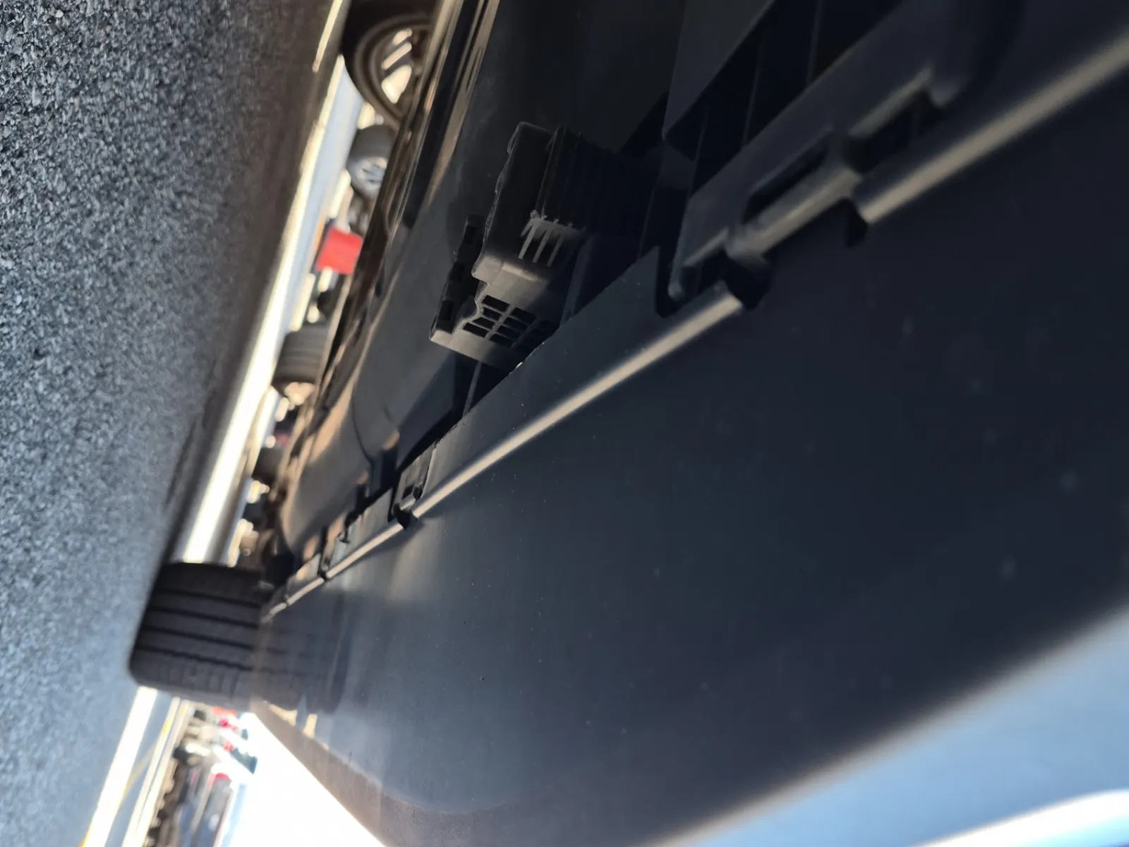 Undercarriage - Passenger Photo
