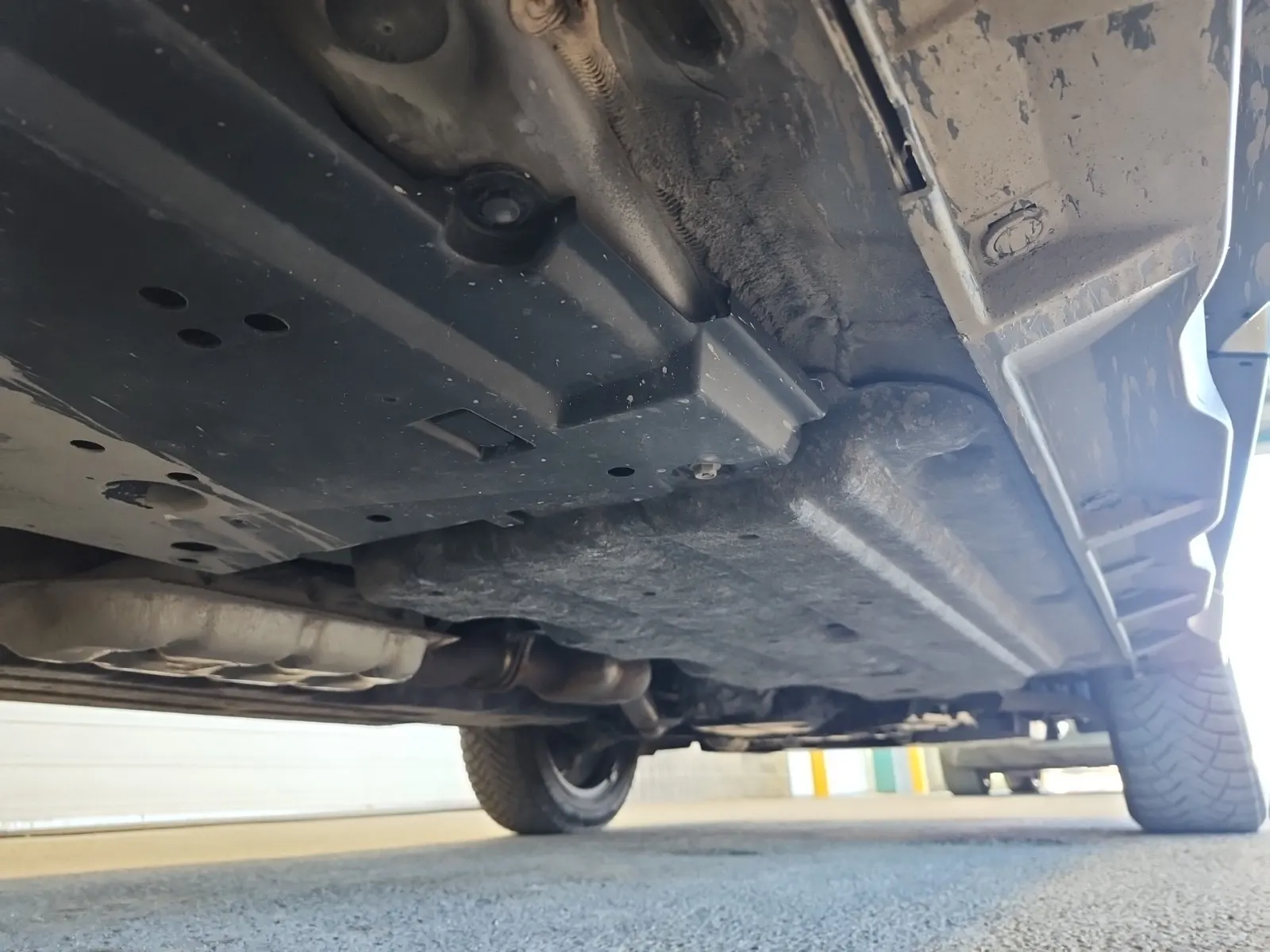 Undercarriage - Passenger Photo