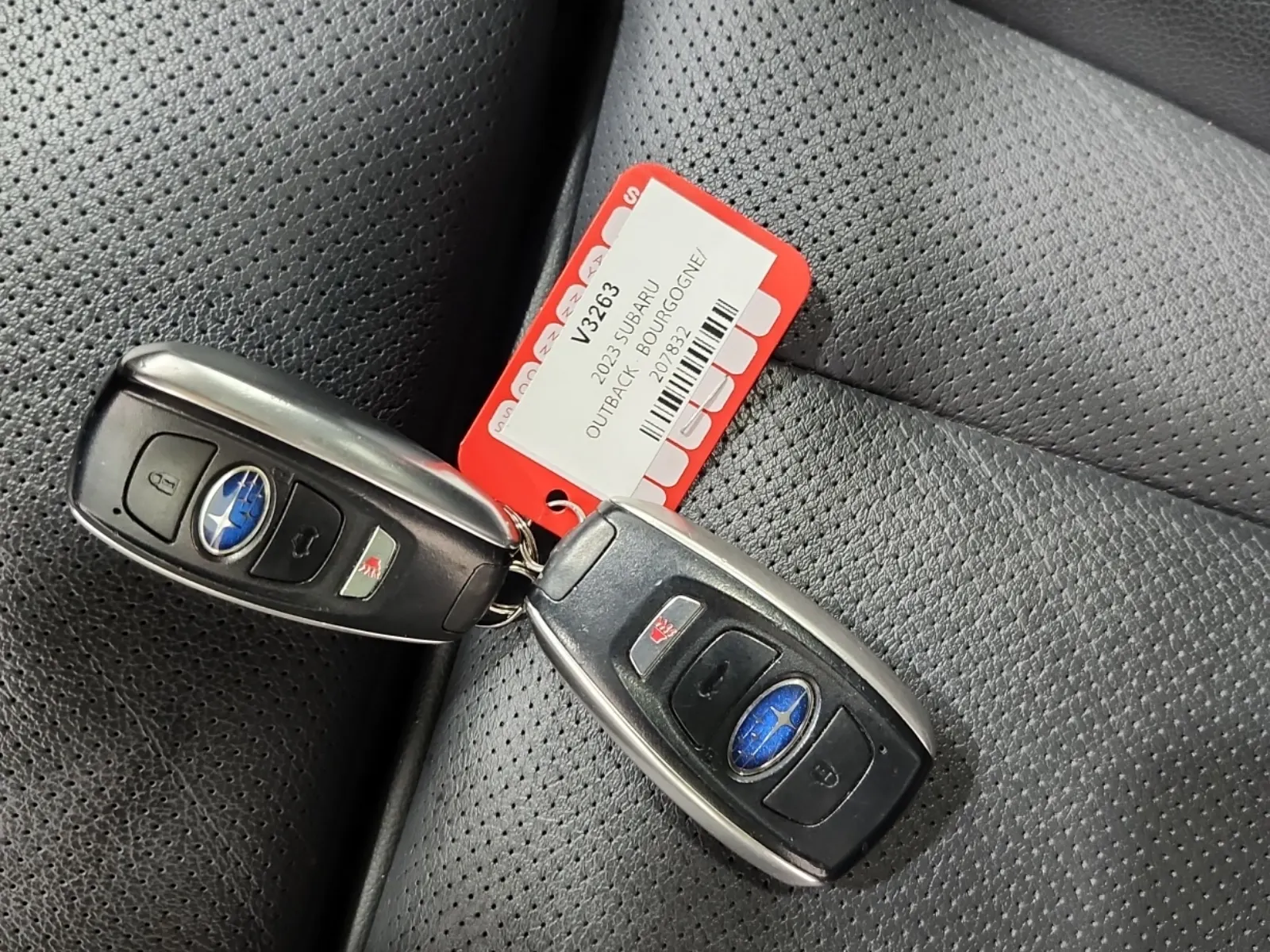 Keys/Fobs/Manual Photo