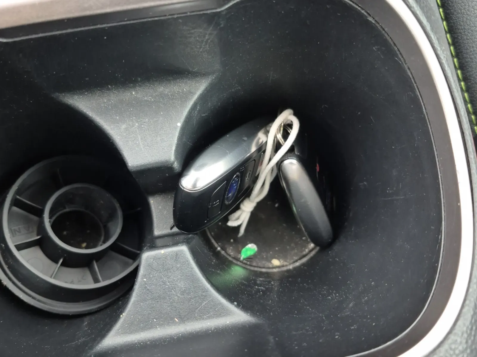 Keys/Fobs/Manual Photo