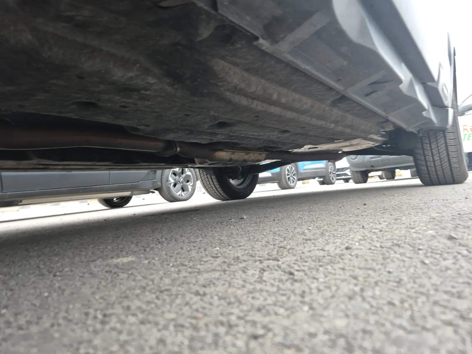Undercarriage - Driver Photo